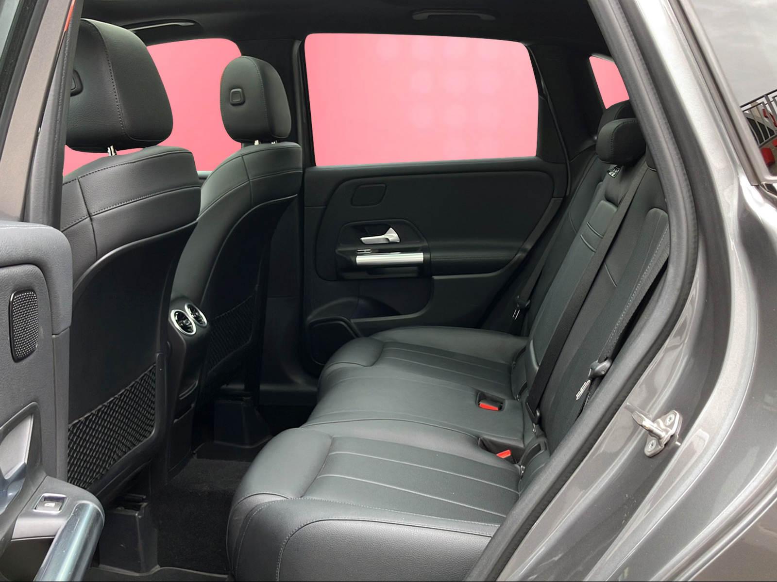 MERCEDES-BENZ B 200 Night Star AMG Line-image-6