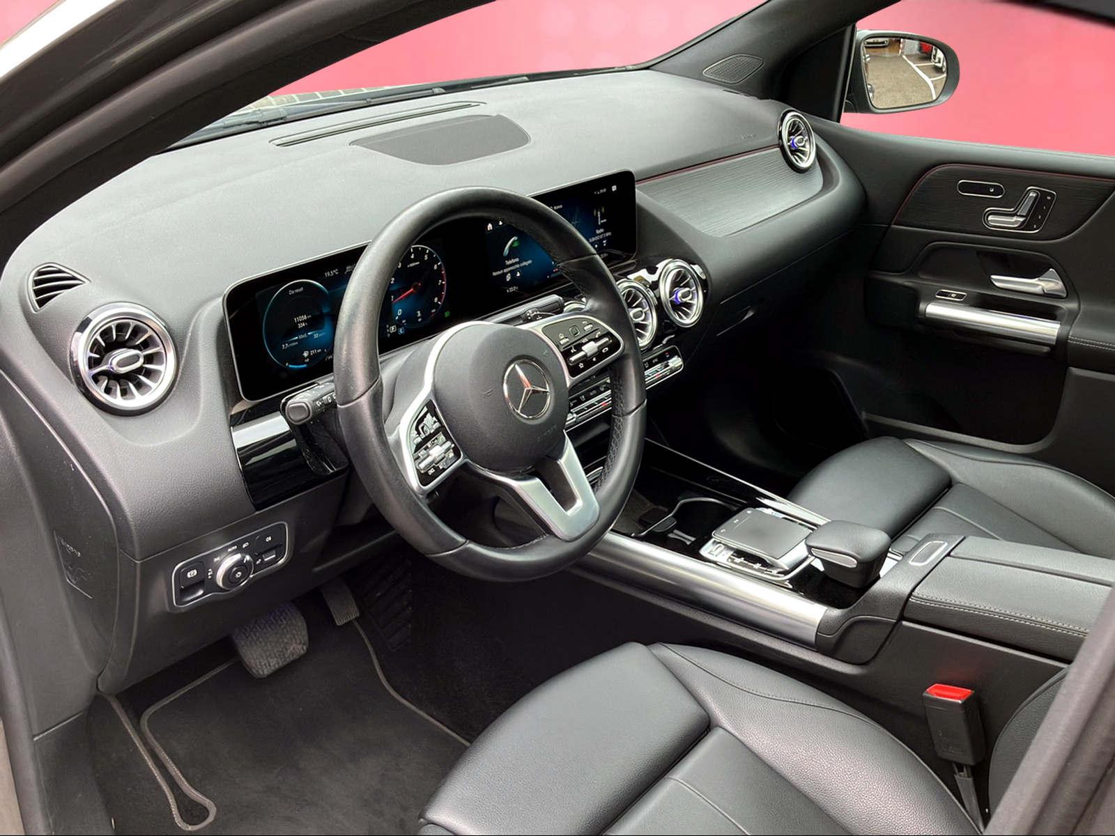 MERCEDES-BENZ B 200 Night Star AMG Line-image-4