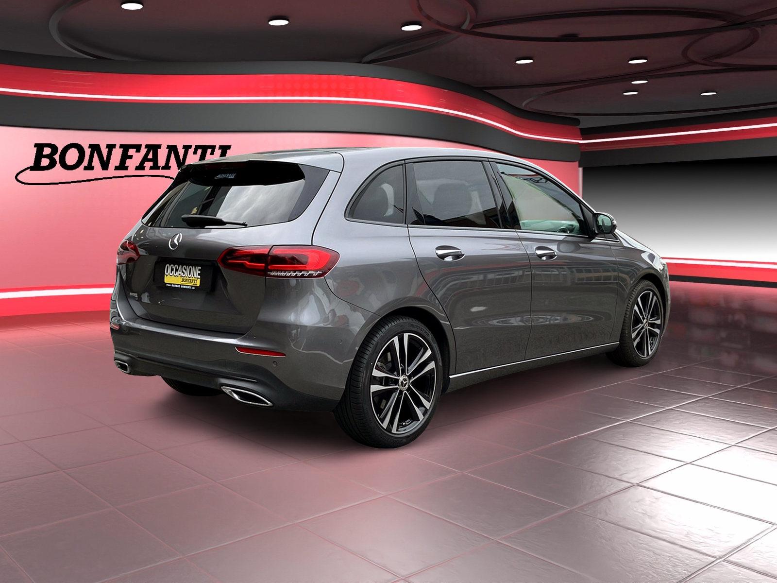MERCEDES-BENZ B 200 Night Star AMG Line-image-10