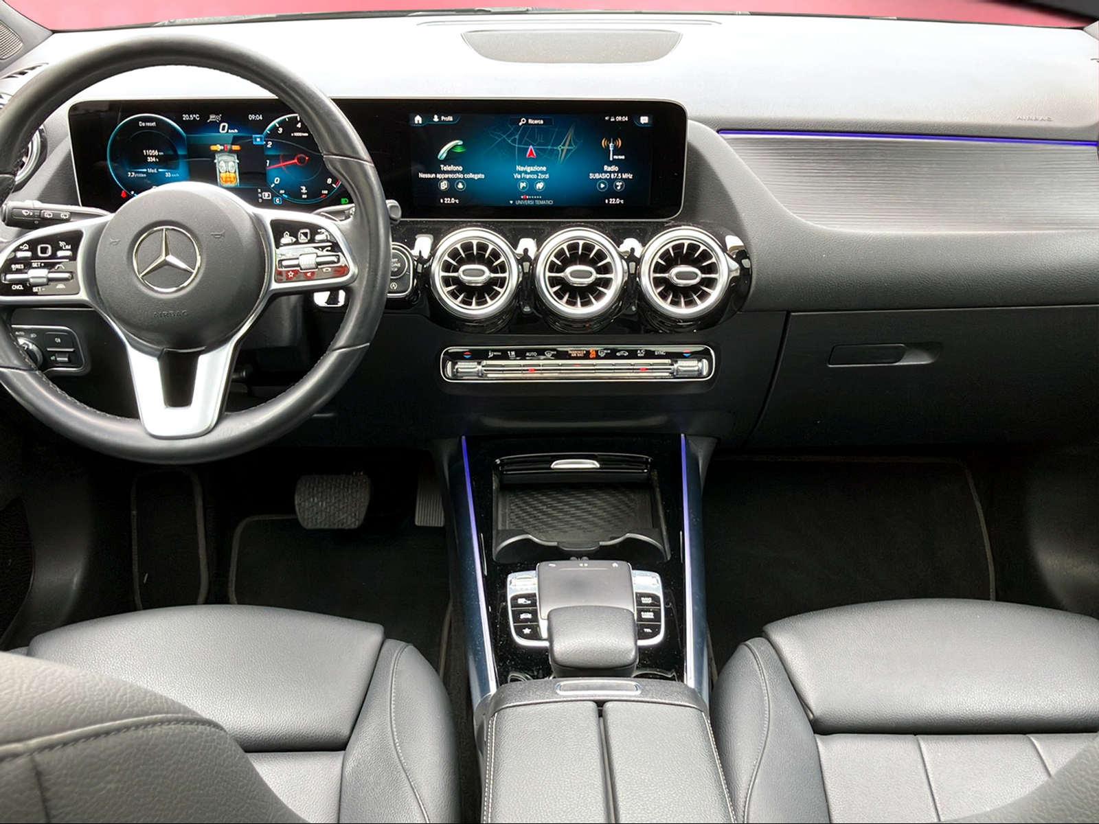 MERCEDES-BENZ B 200 Night Star AMG Line-image-11