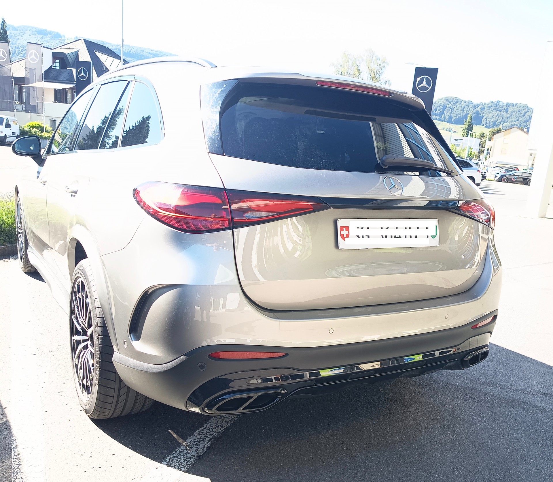 MERCEDES-BENZ GLC 220 d AMG Line 4matic-image-5