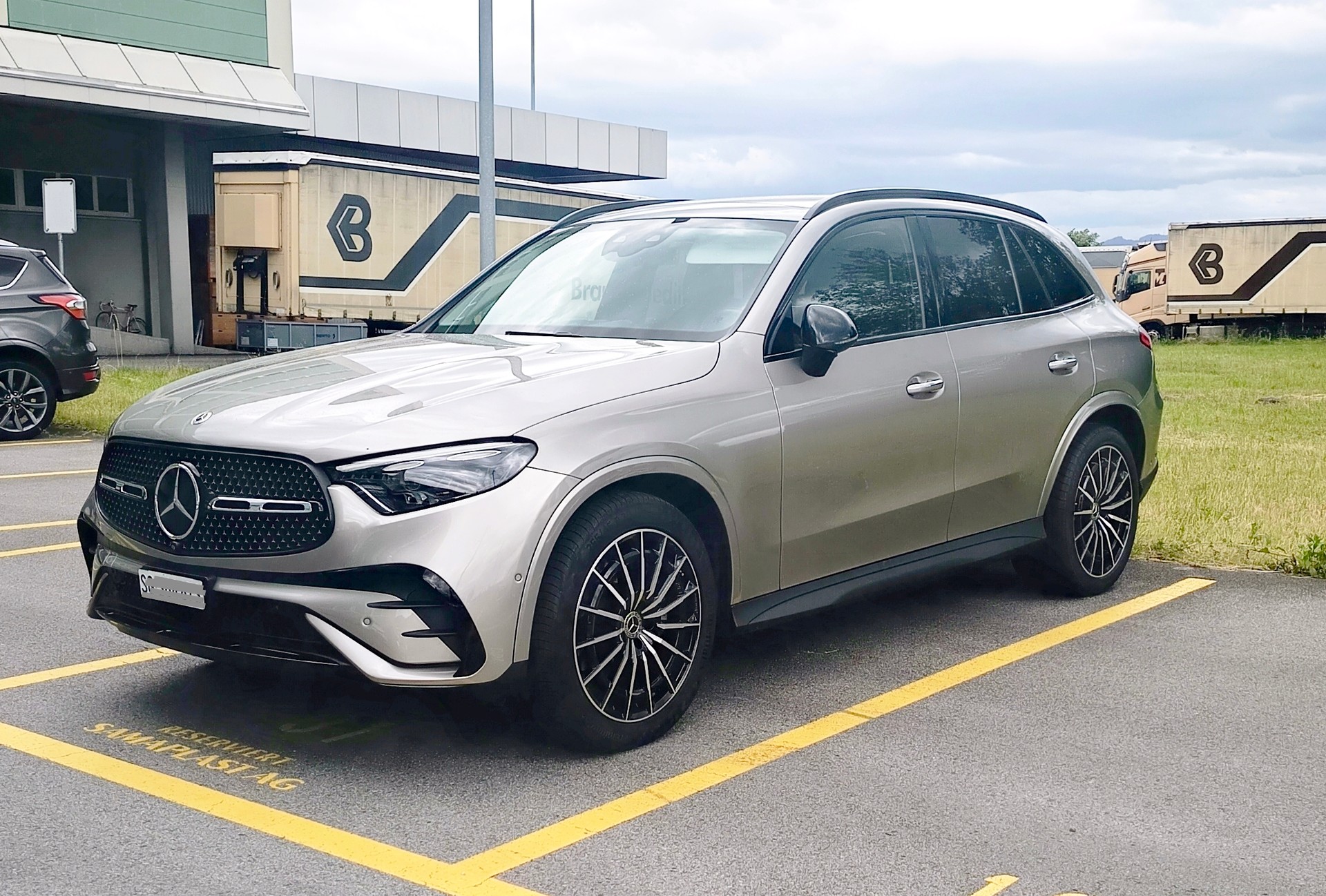 MERCEDES-BENZ GLC 220 d AMG Line 4matic-image-1