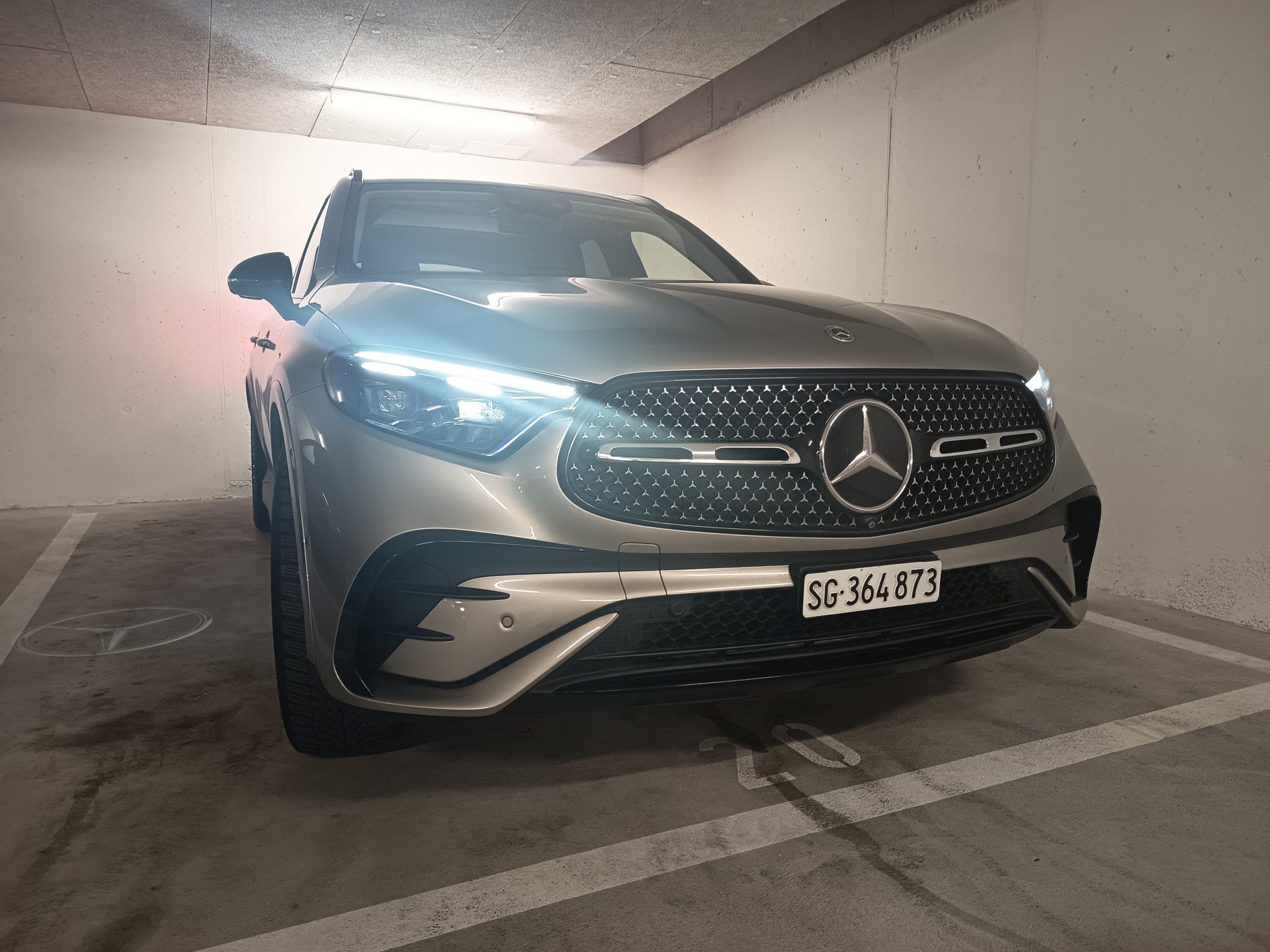 MERCEDES-BENZ GLC 220 d AMG Line 4matic-image-11