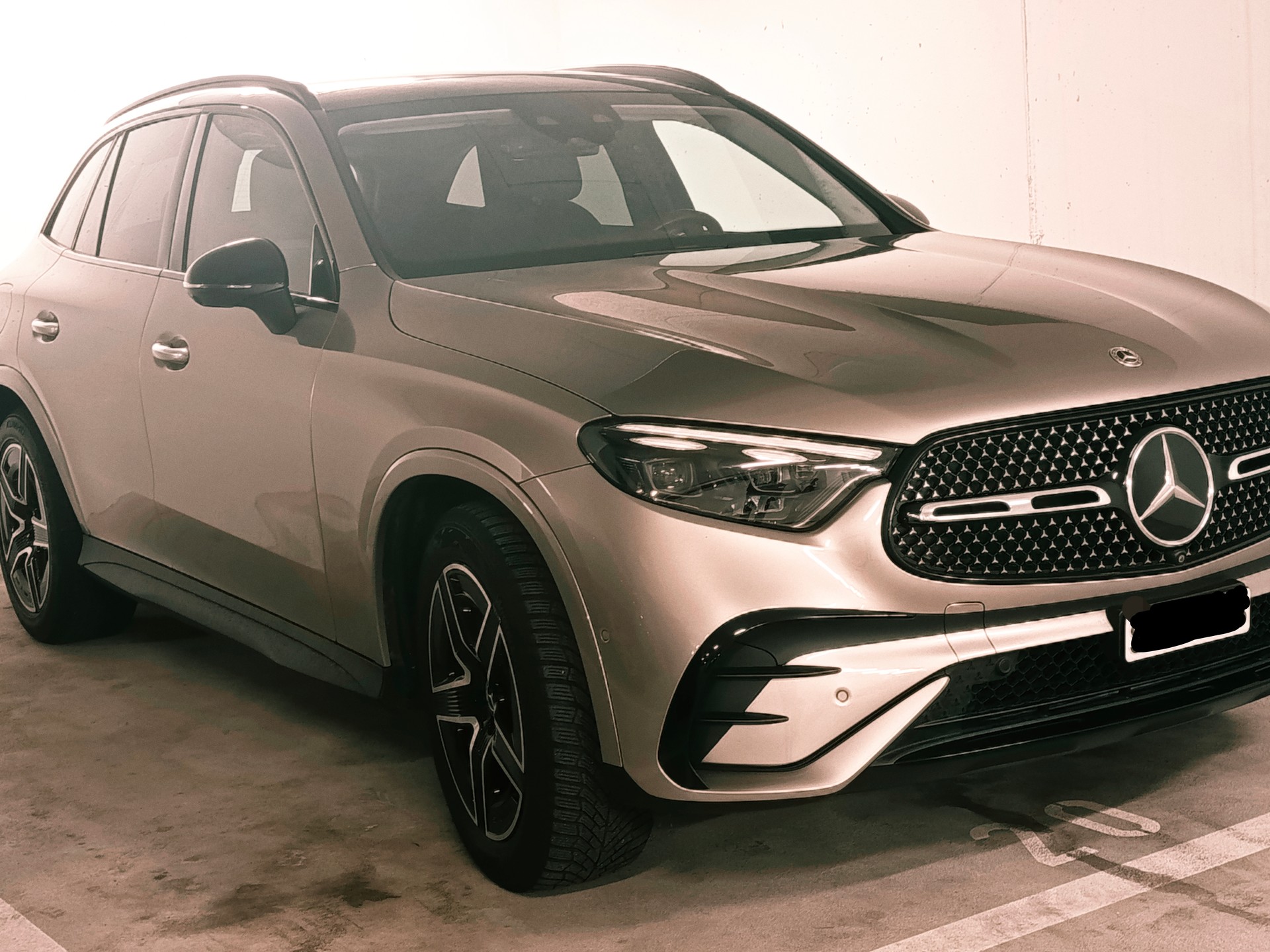 MERCEDES-BENZ GLC 220 d AMG Line 4matic-image-12