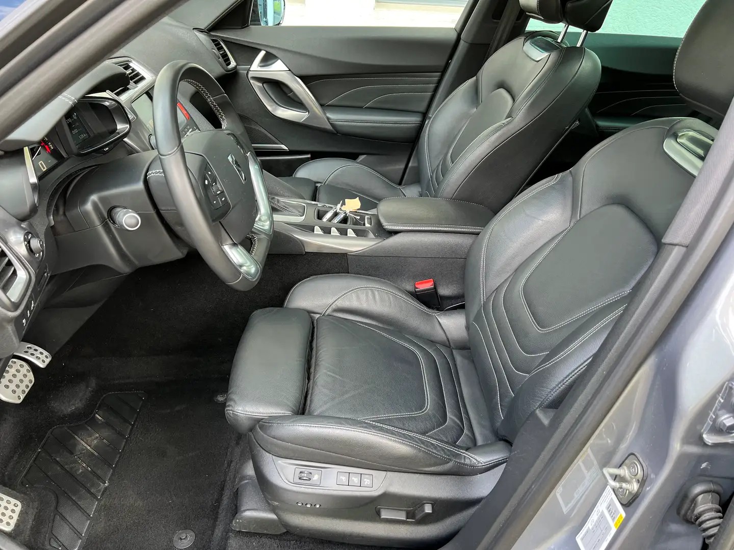 DS AUTOMOBILES 2.0 BlueHDi 180 Sport Chic-image-4