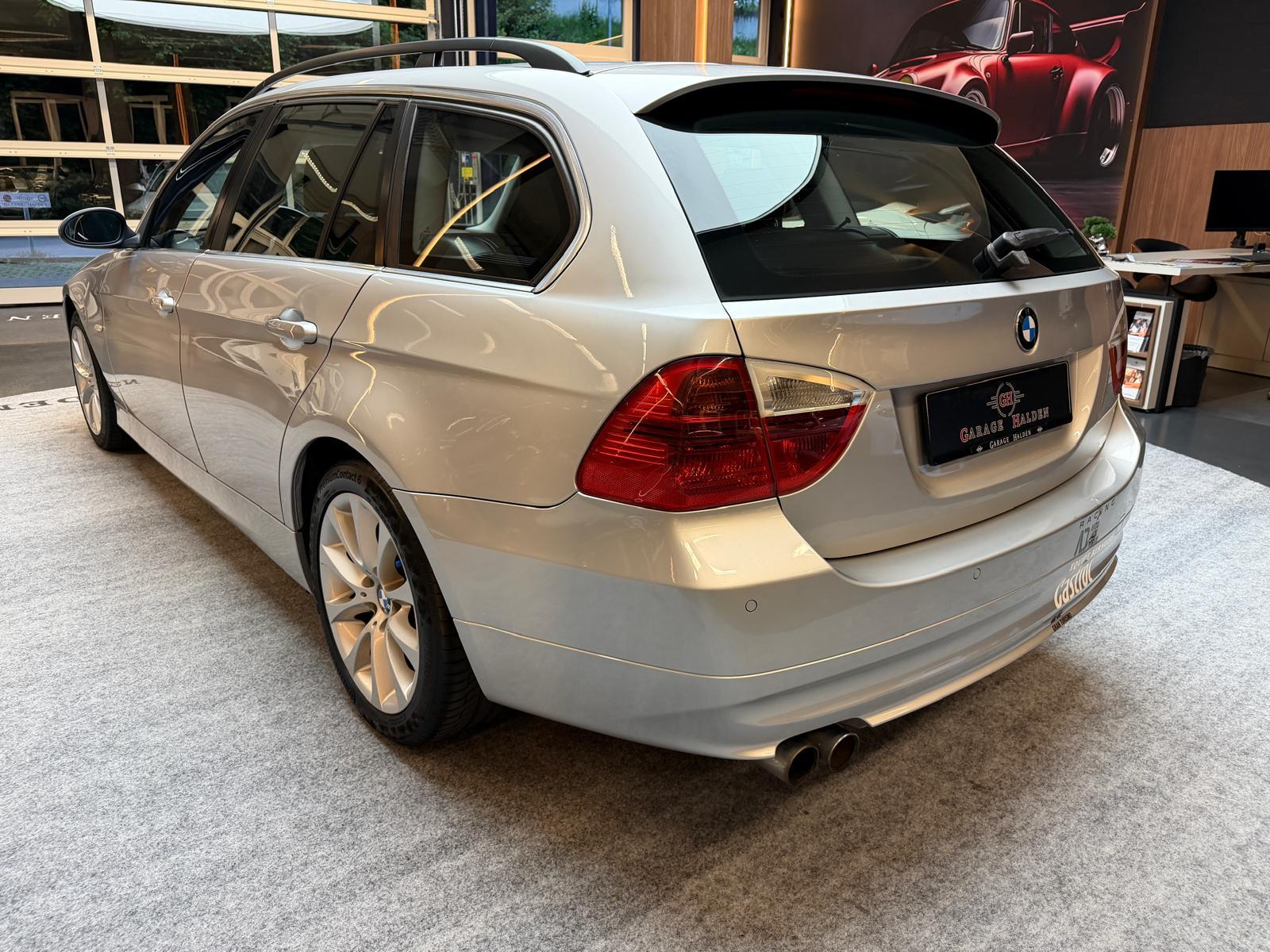 BMW 330xi Touring-image-5