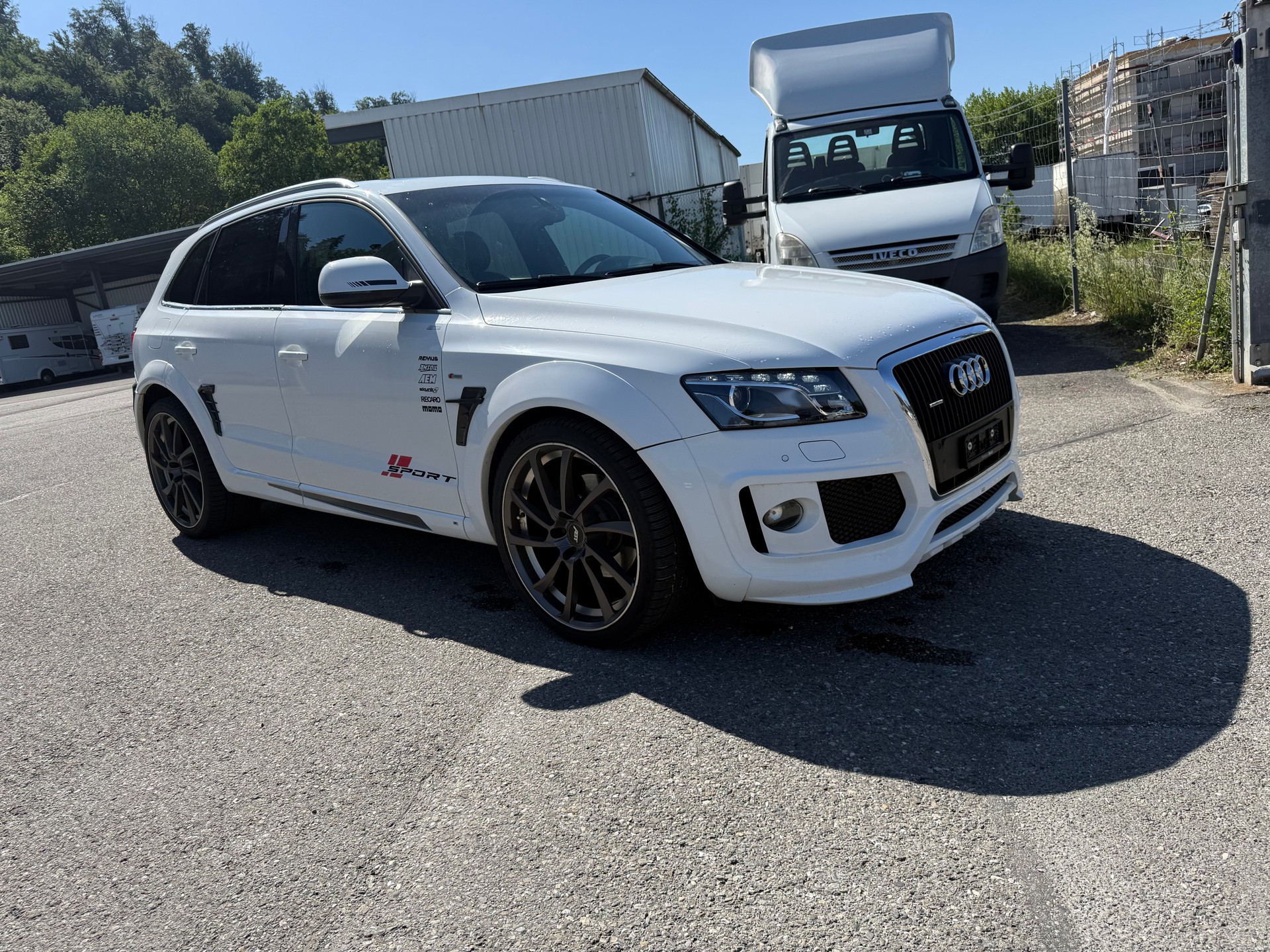 AUDI Q5 3.0 TDI quattro S-tronic-image-2