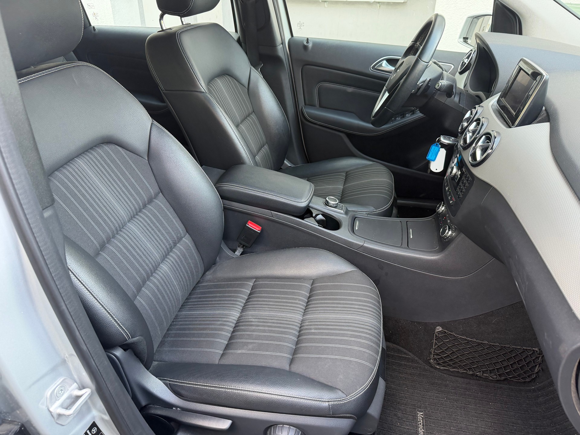 MERCEDES-BENZ B 200 7G-DCT-image-11