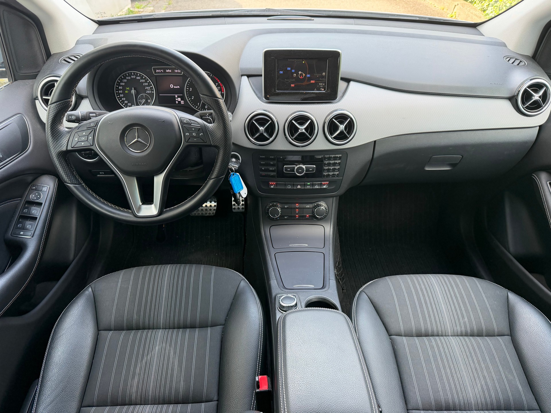 MERCEDES-BENZ B 200 7G-DCT-image-7