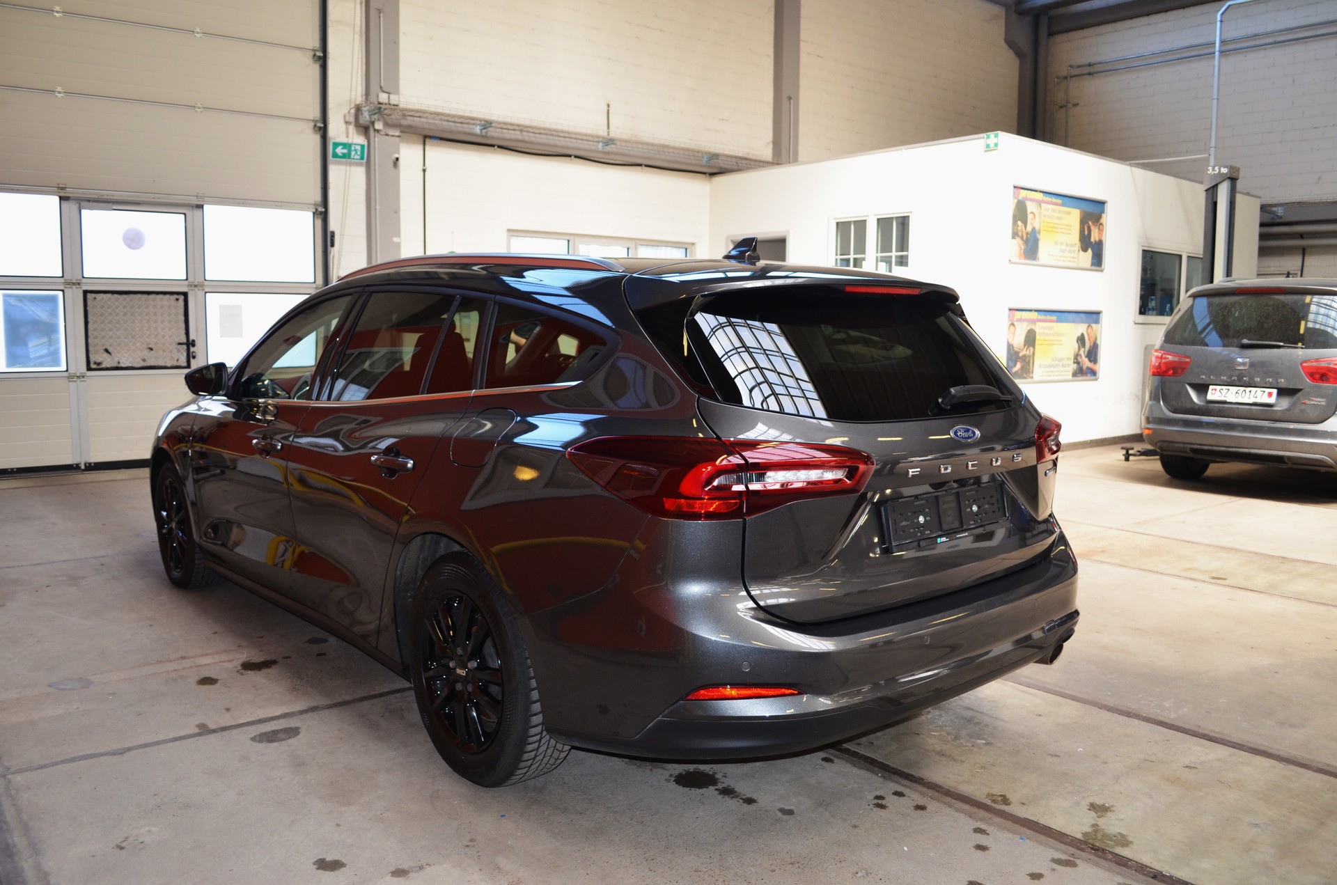 FORD Focus 1.0 MHEV Titanium X Automat-image-6