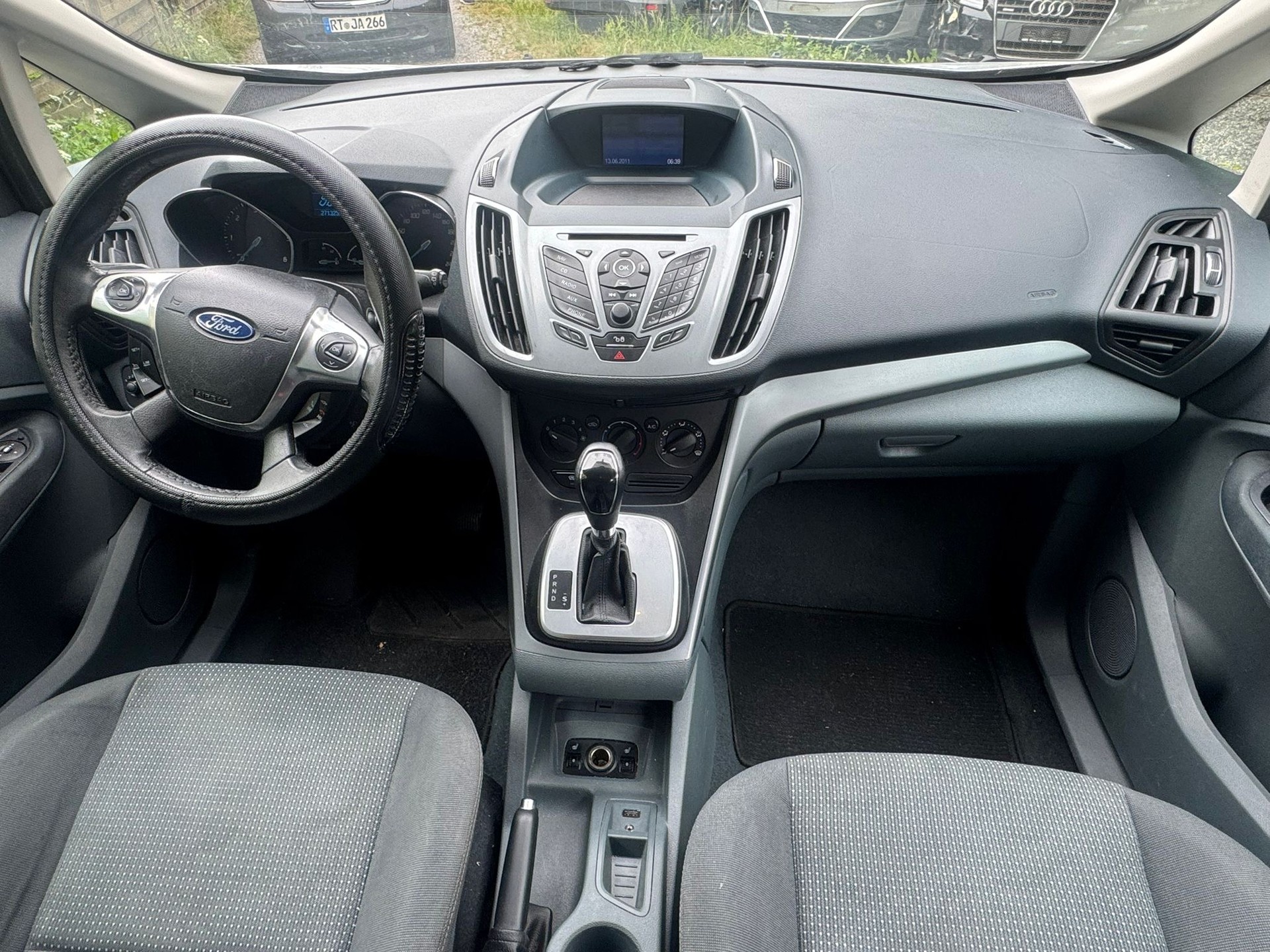 FORD C-Max 2.0 TDCi Titanium PowerShift-image-13