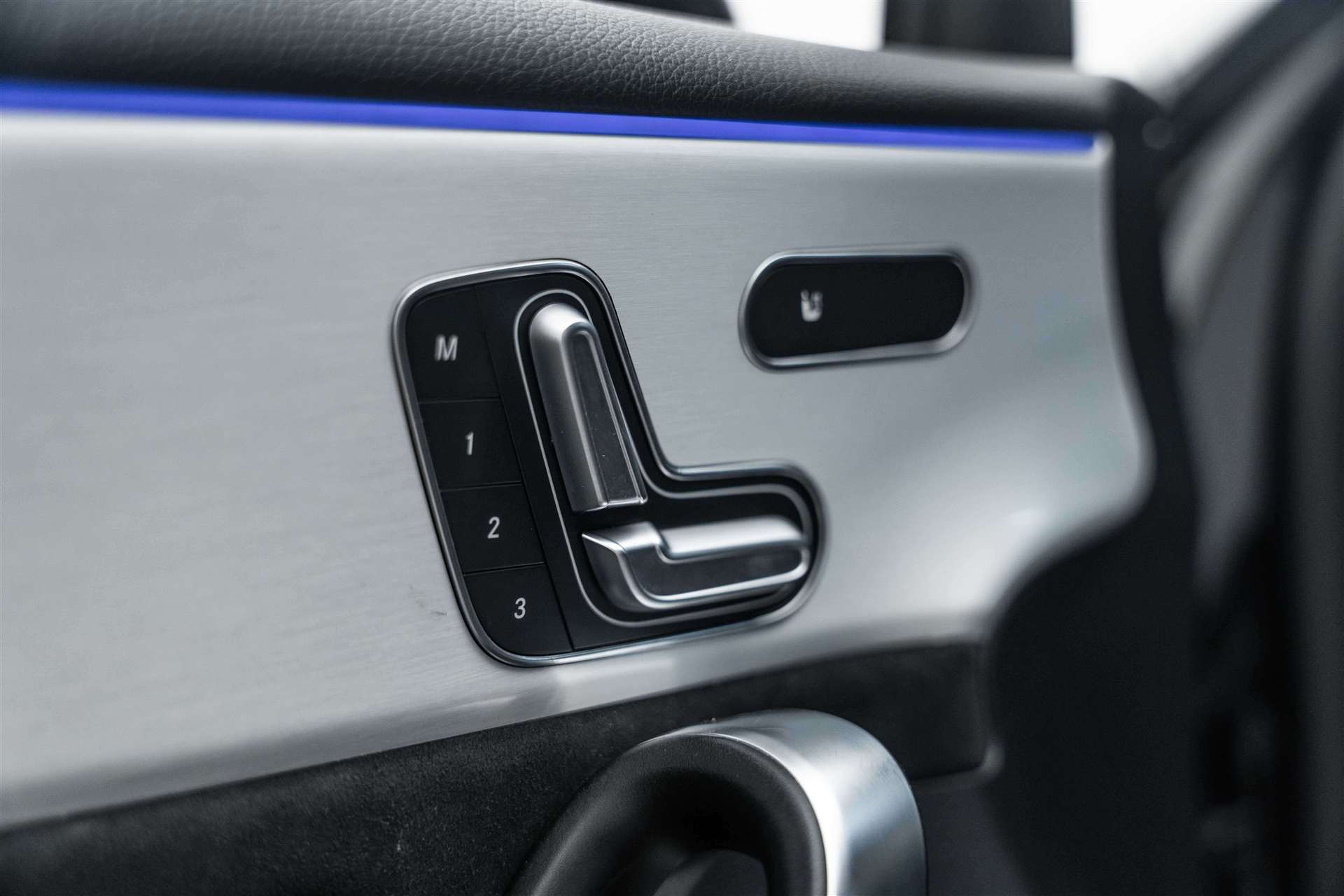 MERCEDES-BENZ A 35 AMG 306PS 4Matic Speedshift-Automat-image-16