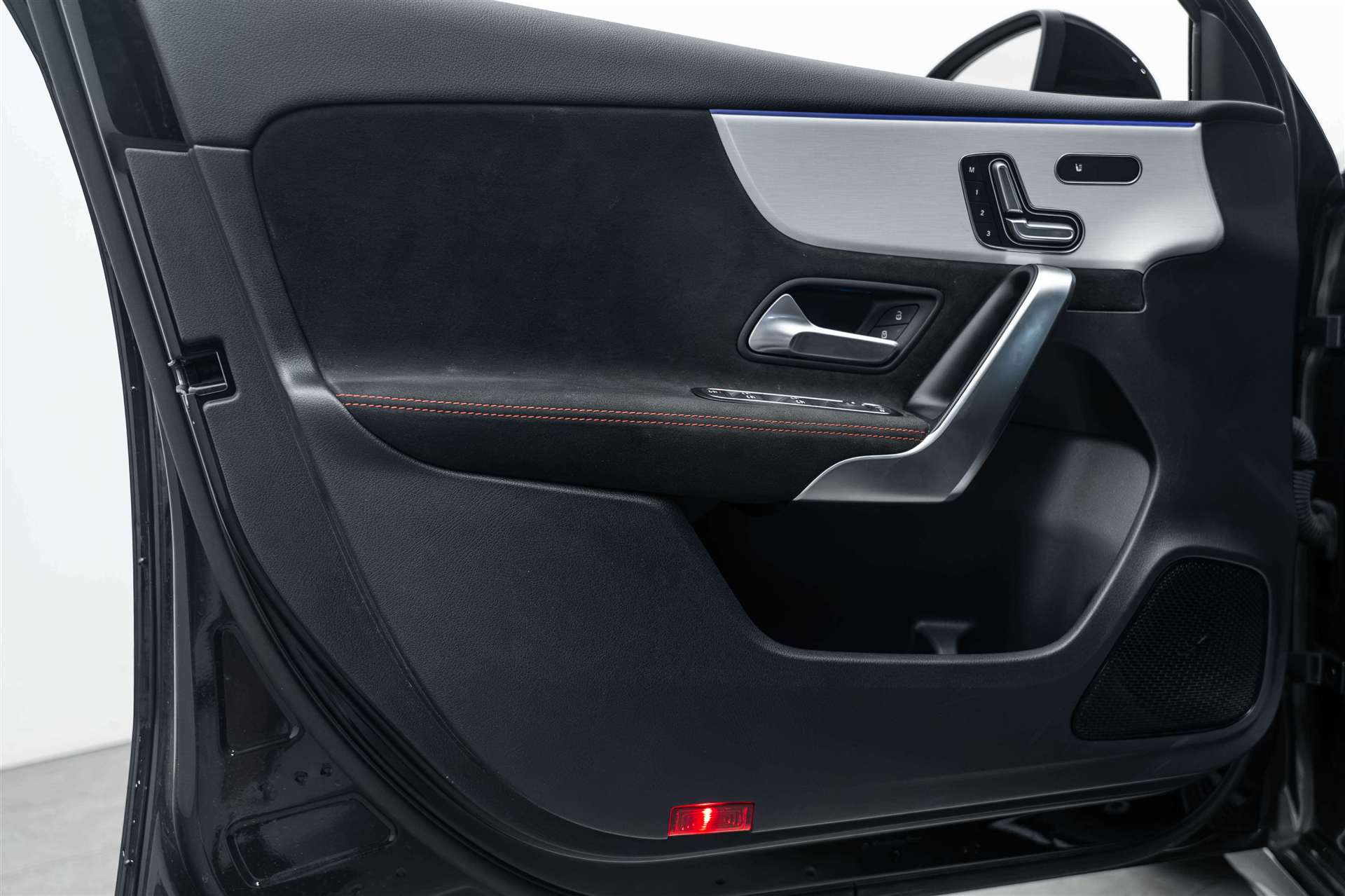 MERCEDES-BENZ A 35 AMG 306PS 4Matic Speedshift-Automat-image-6