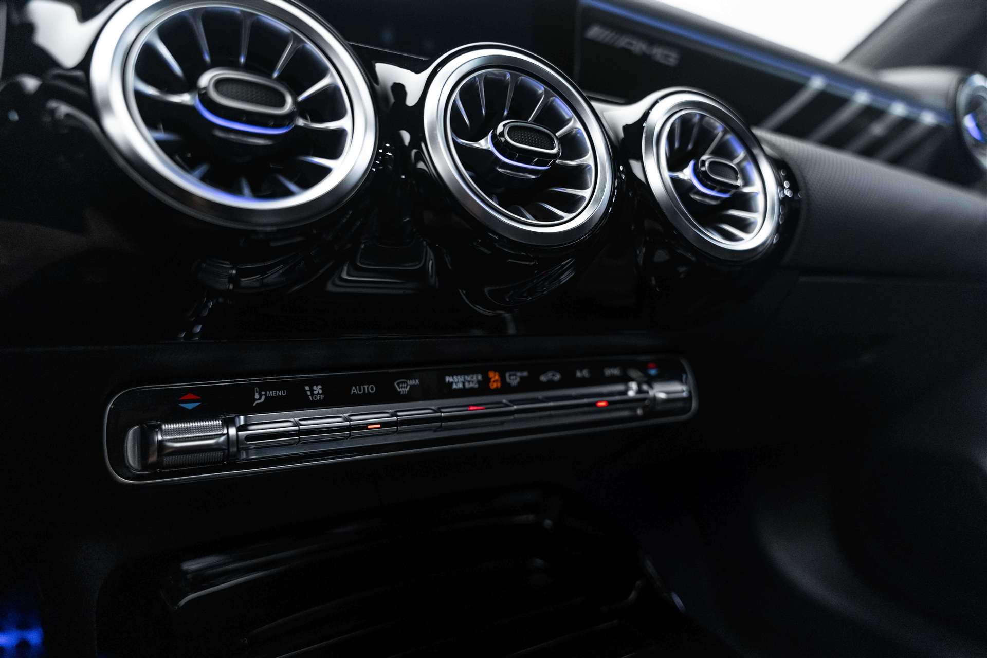 MERCEDES-BENZ A 35 AMG 306PS 4Matic Speedshift-Automat-image-32