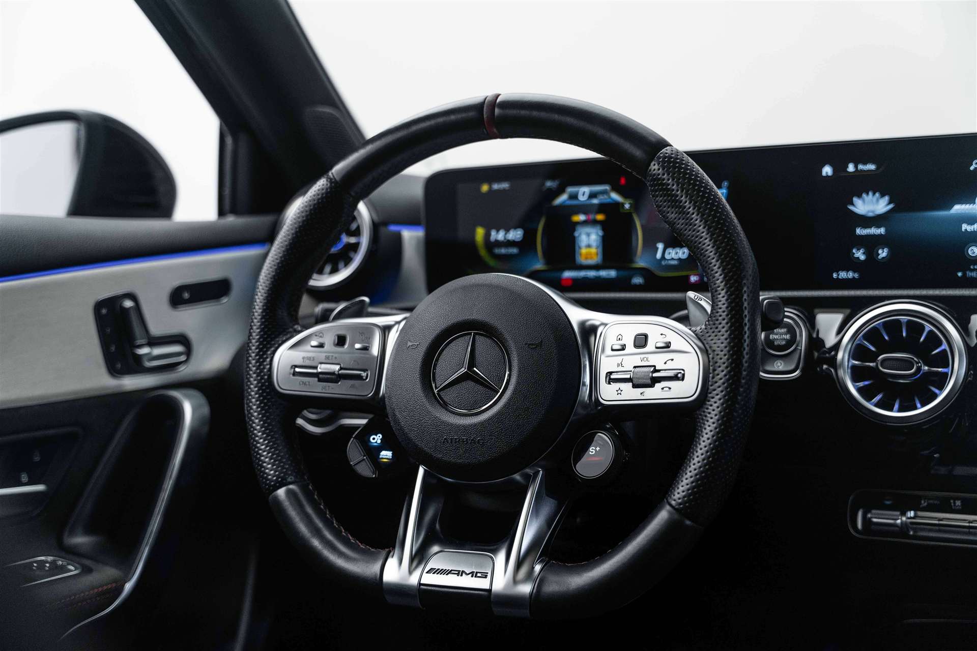 MERCEDES-BENZ A 35 AMG 306PS 4Matic Speedshift-Automat-image-9