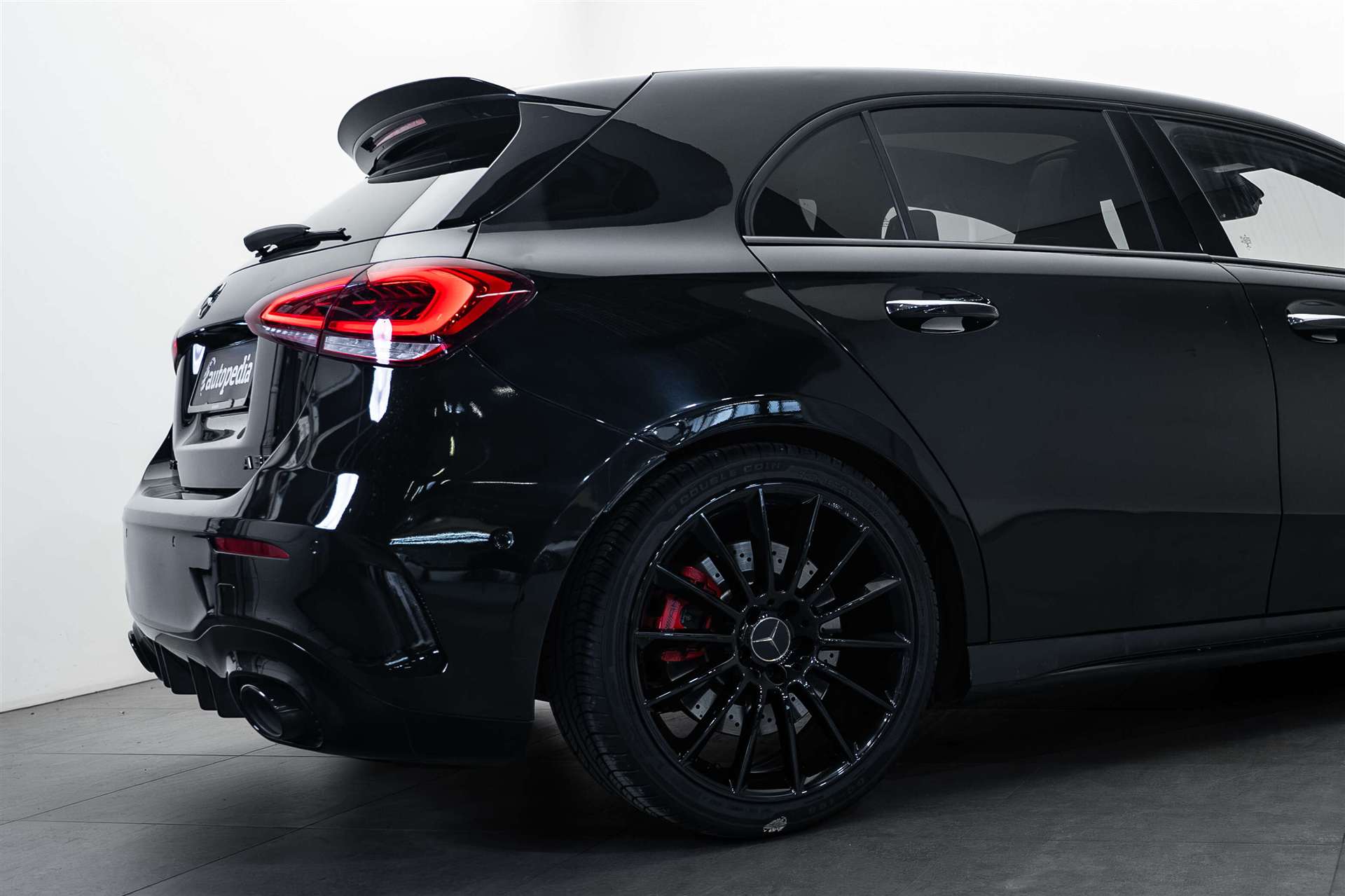 MERCEDES-BENZ A 35 AMG 306PS 4Matic Speedshift-Automat-image-3