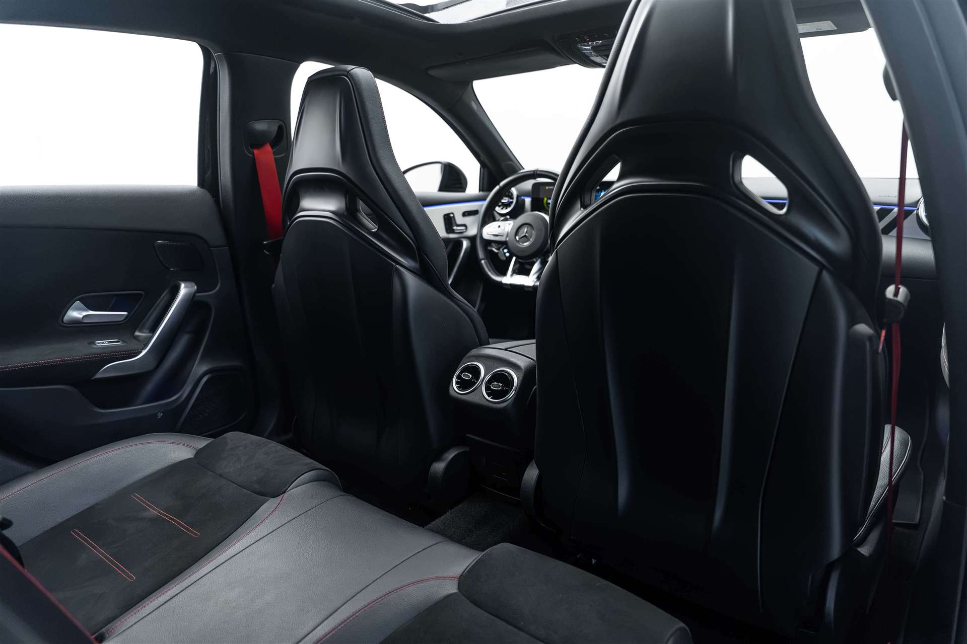 MERCEDES-BENZ A 35 AMG 306PS 4Matic Speedshift-Automat-image-13
