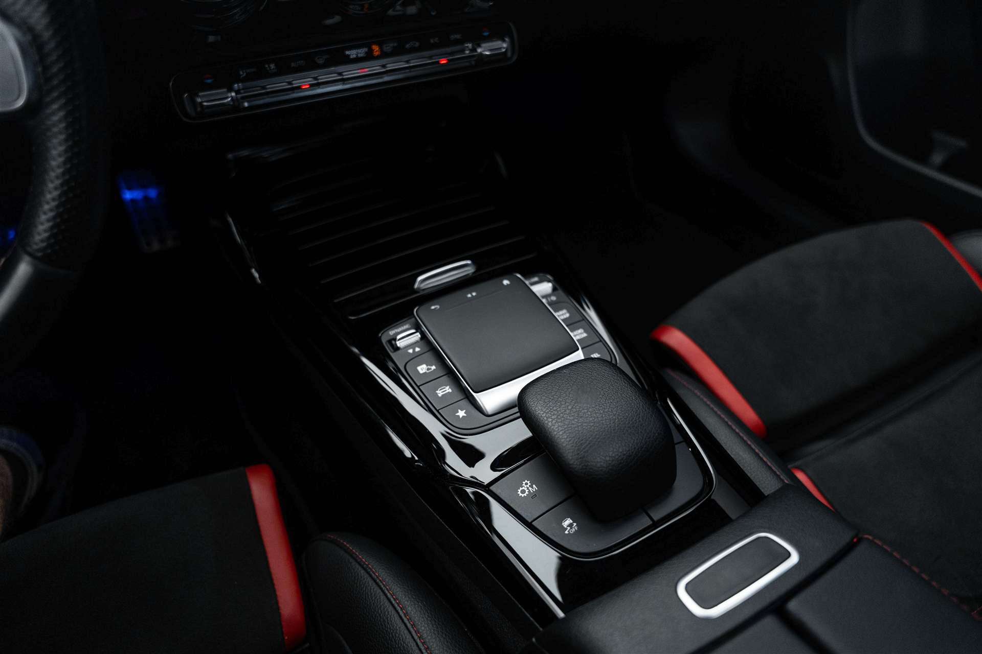 MERCEDES-BENZ A 35 AMG 306PS 4Matic Speedshift-Automat-image-33