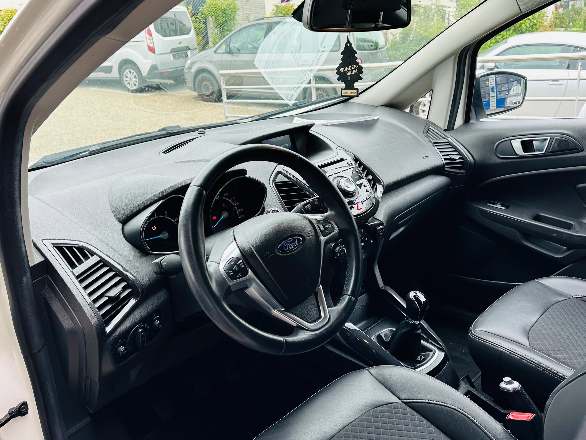 FORD EcoSport 1.0 SCTi Titanium-image-11
