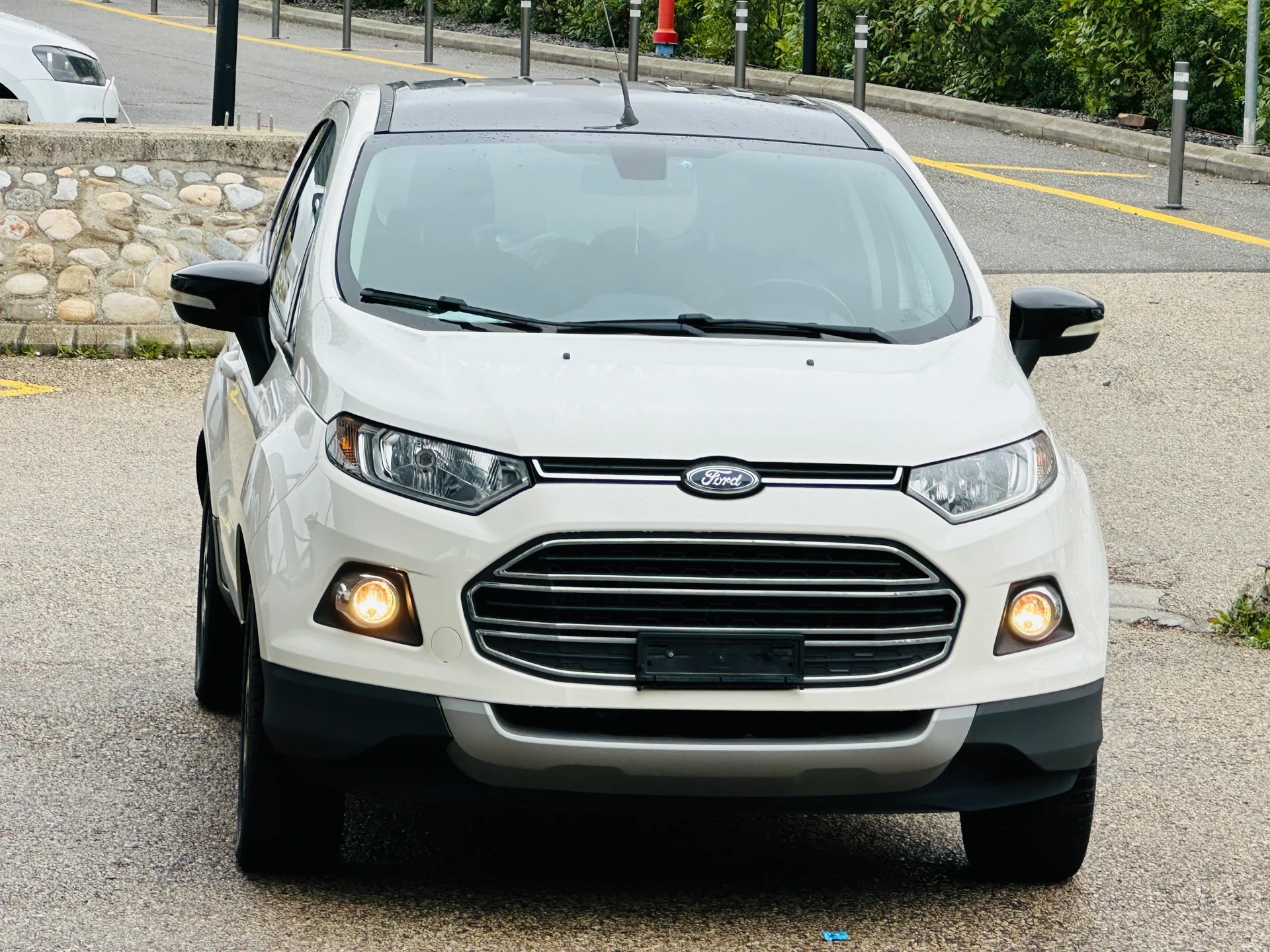FORD EcoSport 1.0 SCTi Titanium-image-2