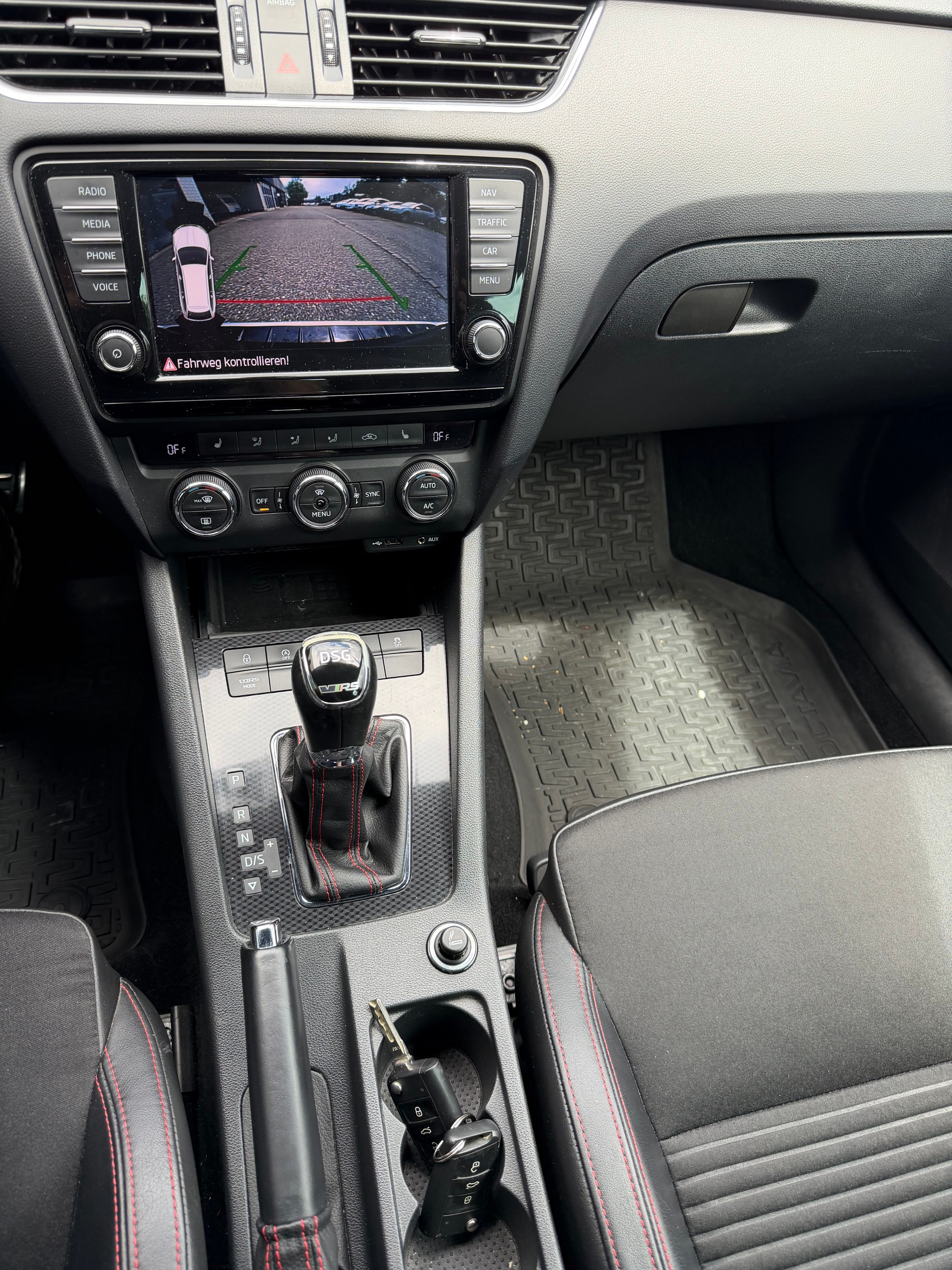 SKODA Octavia Combi 2.0 TDI RS DSG-image-6