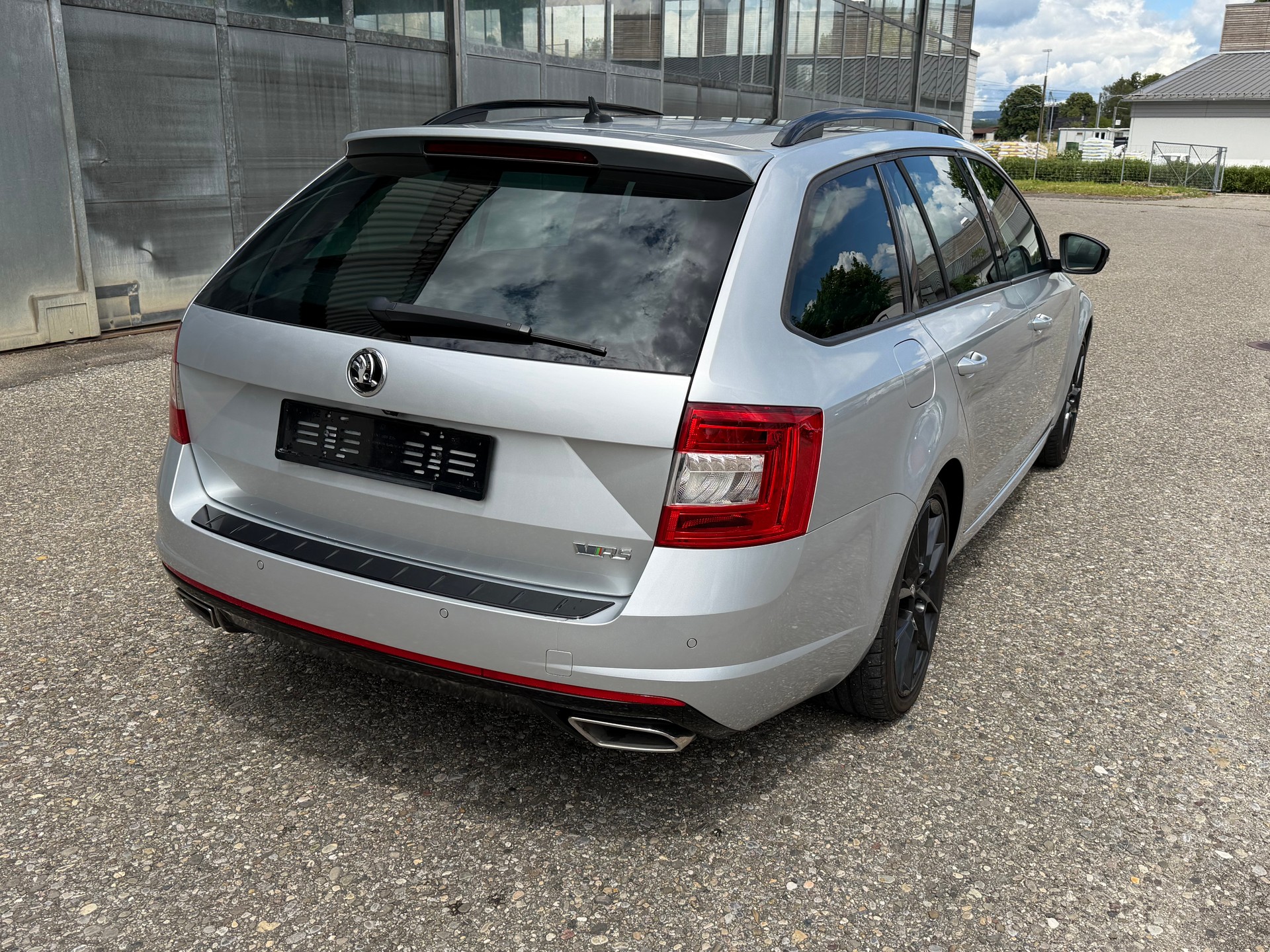 SKODA Octavia Combi 2.0 TDI RS DSG-image-4