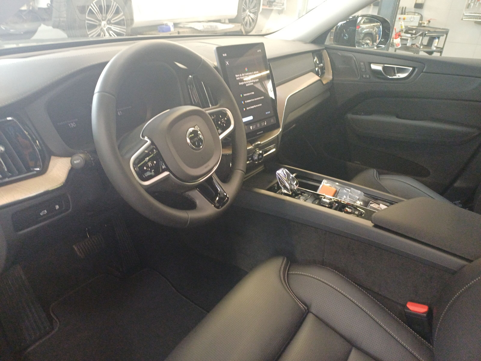 VOLVO XC60 2.0 T8 TE Ultra Dark eAWD-image-7
