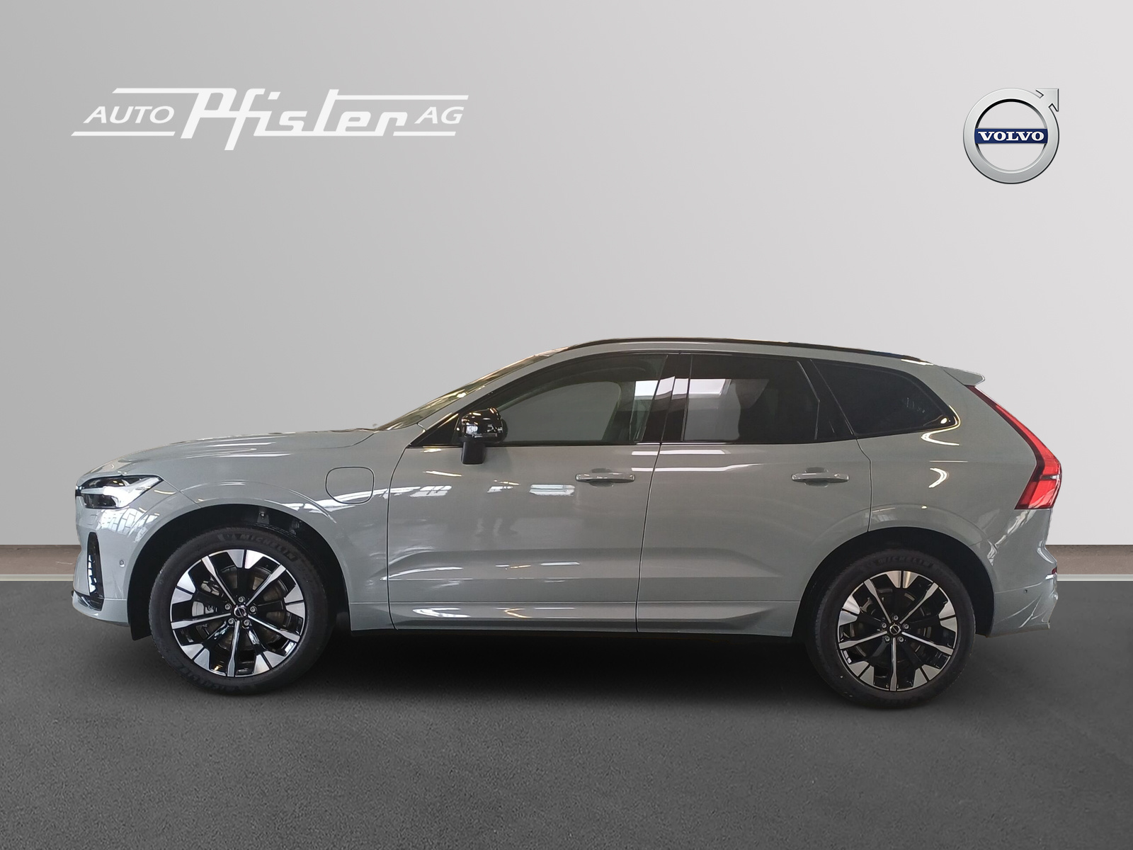VOLVO XC60 2.0 T8 TE Ultra Dark eAWD-image-2