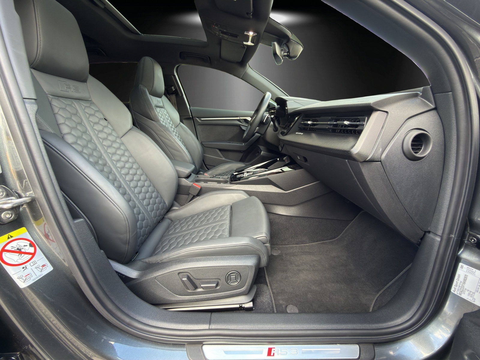 AUDI RS3 Sportback 2.5 TSI quattro S-tronic-image-8