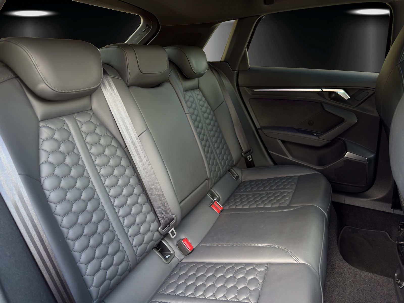 AUDI RS3 Sportback 2.5 TSI quattro S-tronic-image-7
