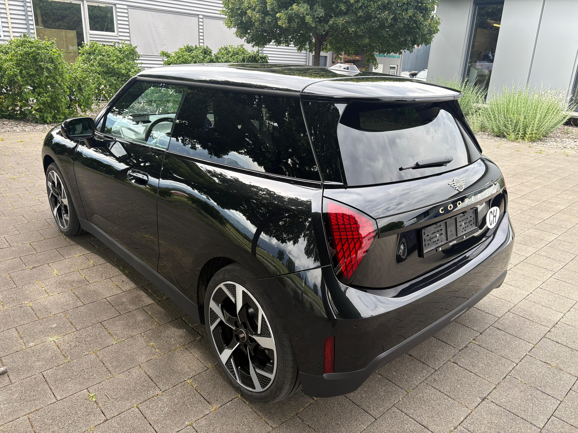 MINI Cooper SE-image-3