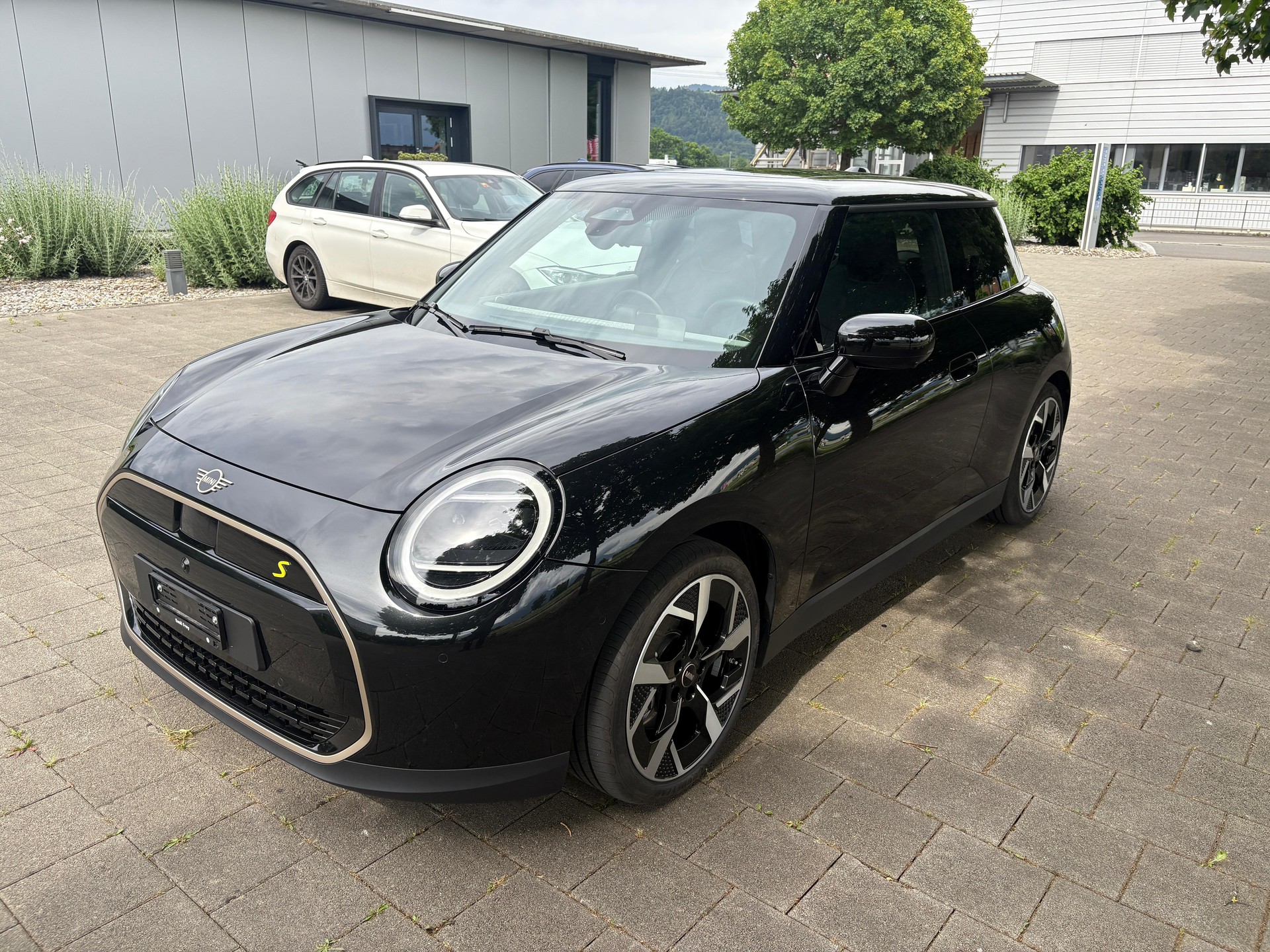 MINI Cooper SE-image-1