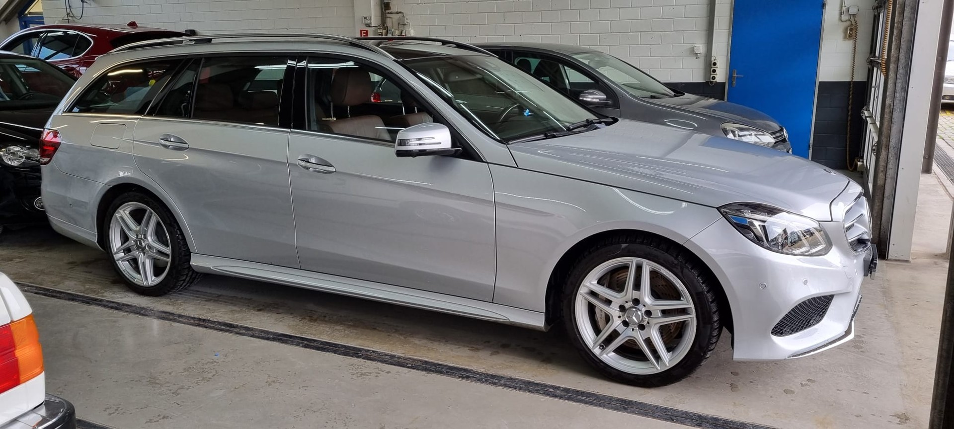 MERCEDES-BENZ E 500 Avantgarde 4Matic 7G-Tronic-image-2