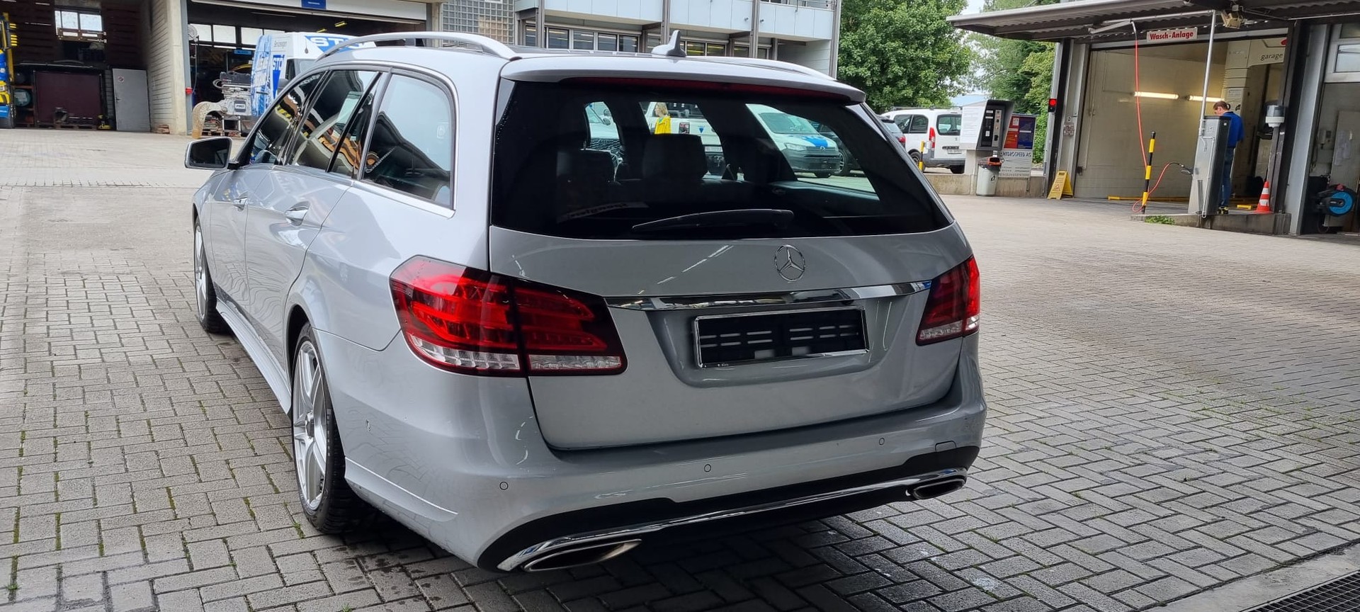 MERCEDES-BENZ E 500 Avantgarde 4Matic 7G-Tronic-image-3
