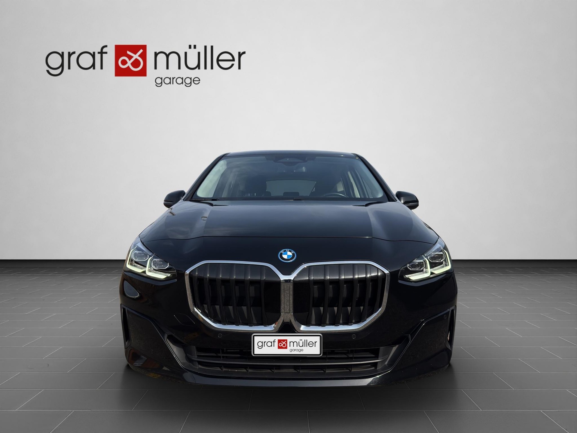BMW 225e xDrive Active Tourer-image-2
