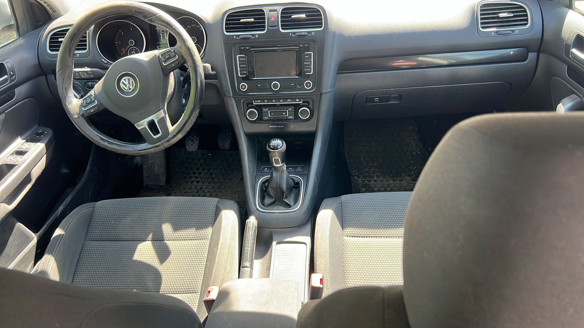 VW Golf Variant 1.6 TDI BlueMotion Technology Team-image-2
