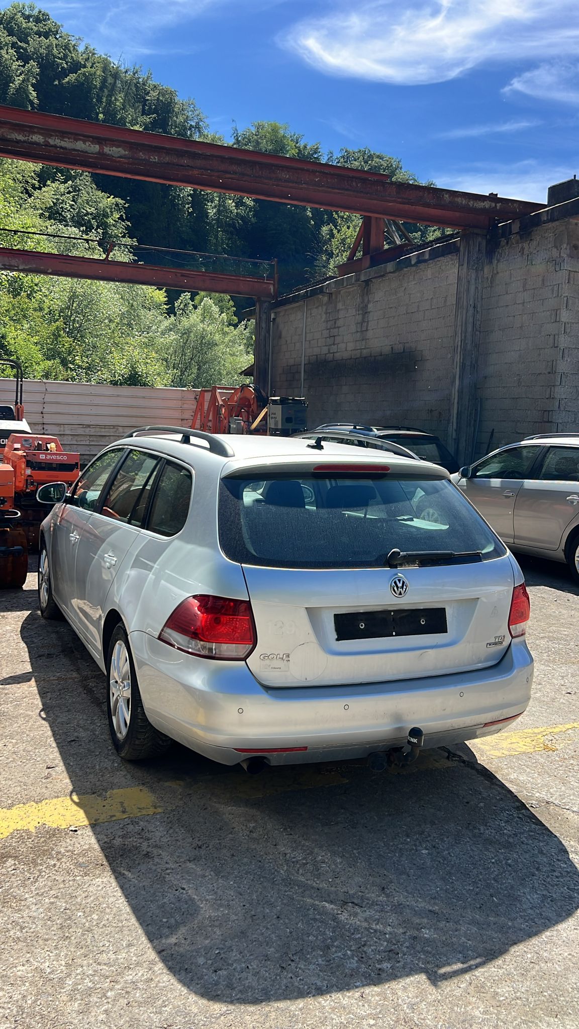 VW Golf Variant 1.6 TDI BlueMotion Technology Team-image-1