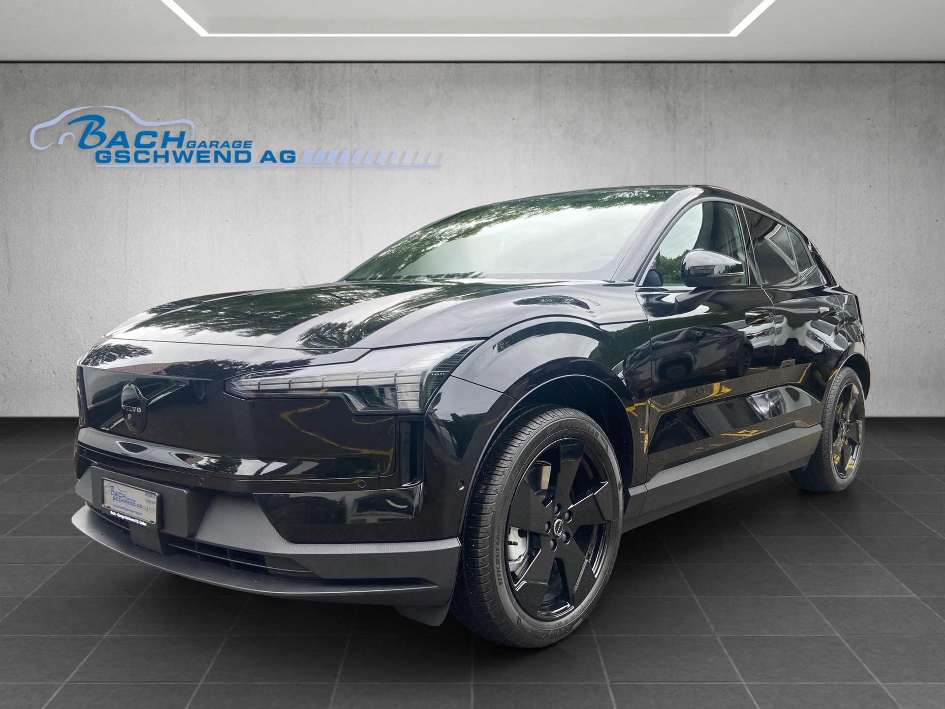 VOLVO EX30 E60 69kWh Twin Black Edition-image-0