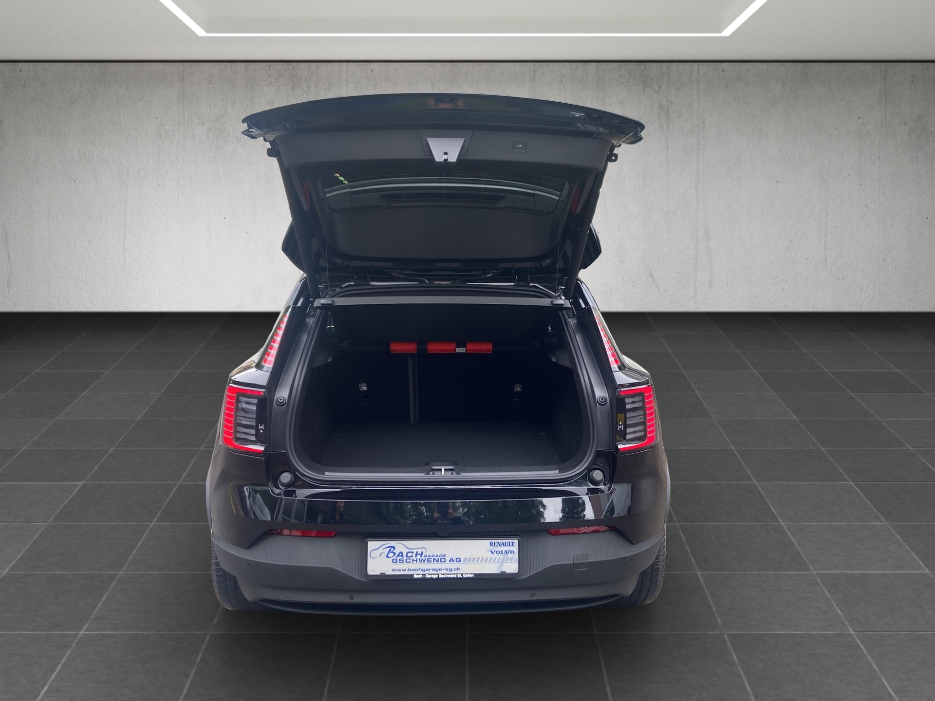 VOLVO EX30 E60 69kWh Twin Black Edition-image-13