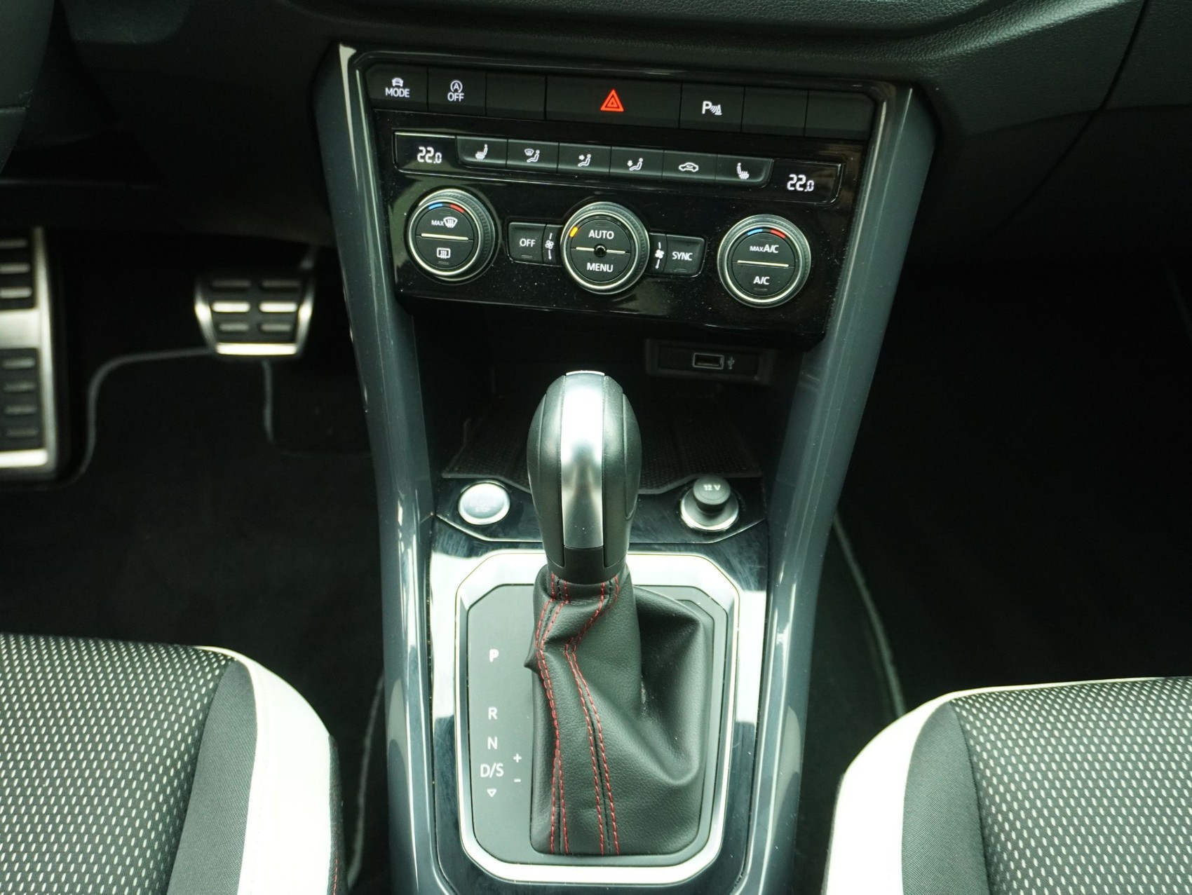 VW T-Roc 1.5 TSI DSG Sport-image-14