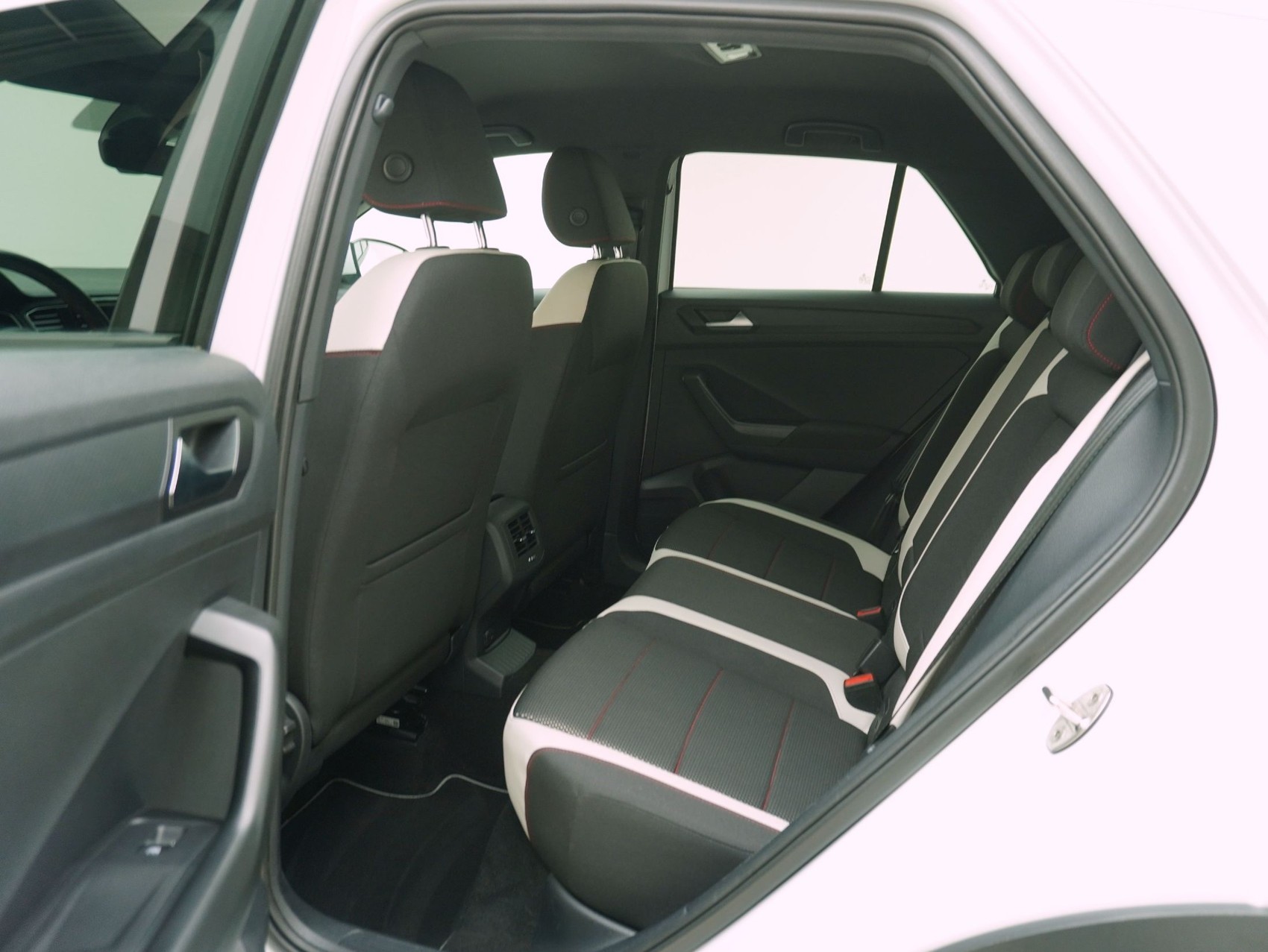 VW T-Roc 1.5 TSI DSG Sport-image-11