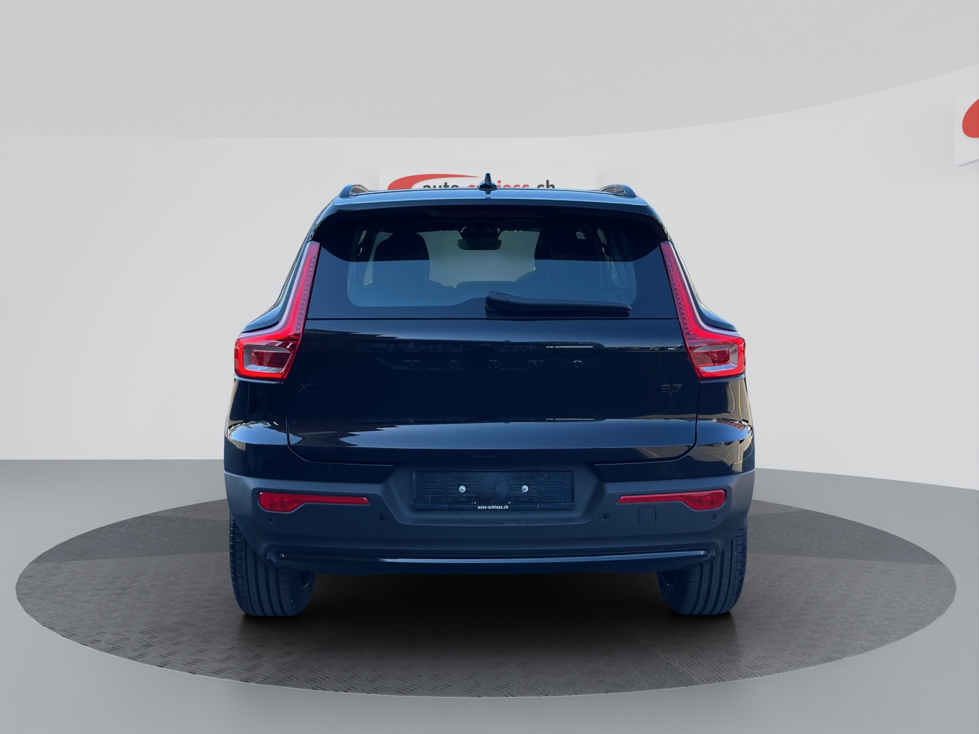 VOLVO XC40 B3 Benzin Mild Hybrid Plus Black Edition-image-3