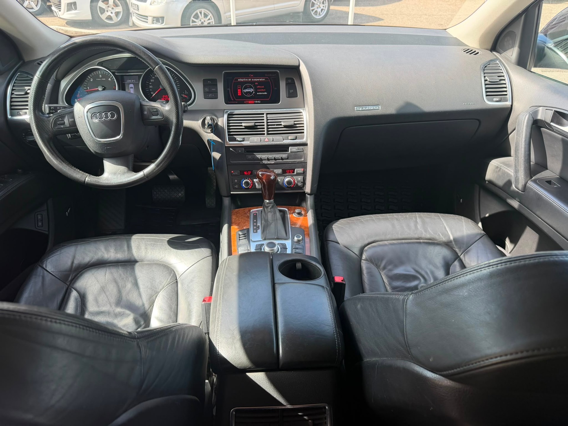 AUDI Q7 3.0 TDI quattro tiptronic-image-4