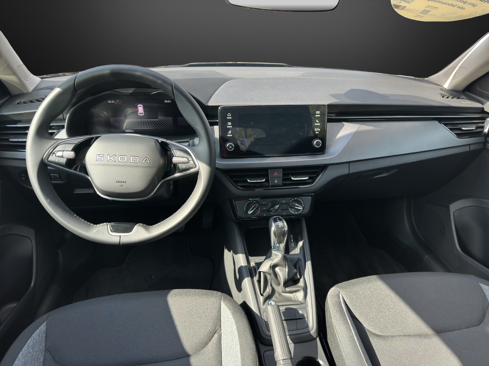 SKODA Kamiq 1.0 TSI Selection DSG-image-9