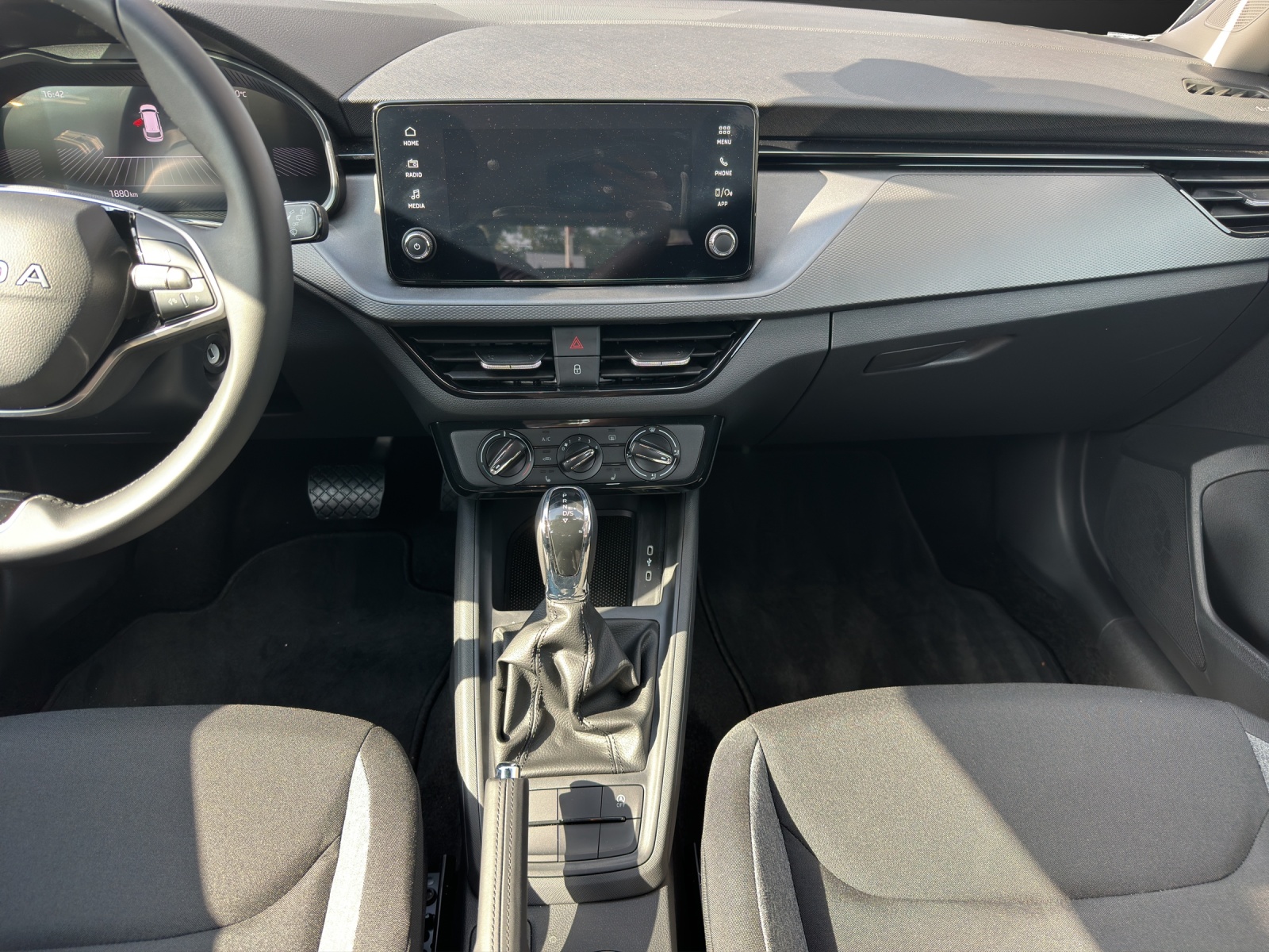 SKODA Kamiq 1.0 TSI Selection DSG-image-11