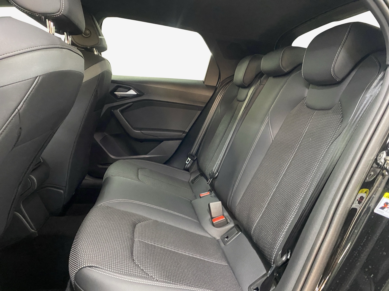 AUDI A1 Sportback 30 TFSI S Line S-tronic-image-11
