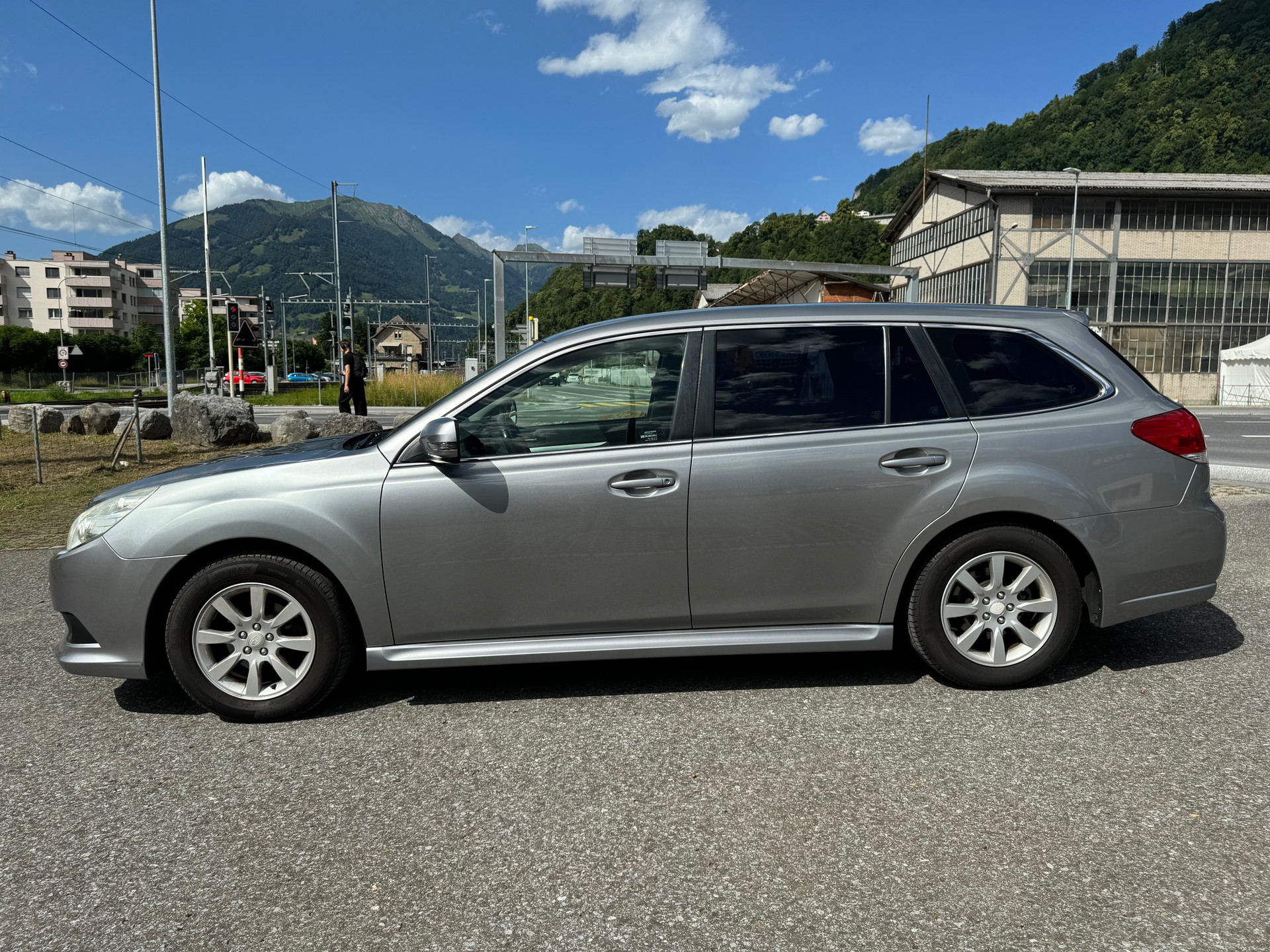 SUBARU Legacy 2.0i Limited AWD Lineartronic-image-6