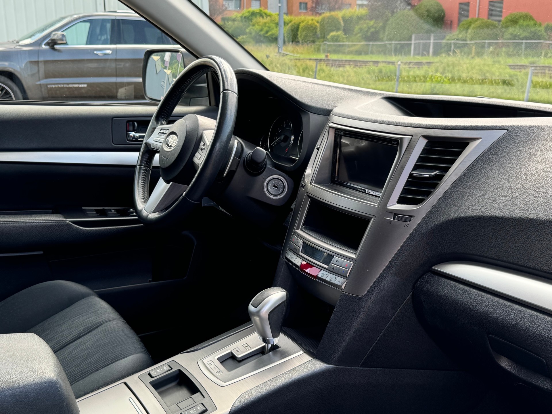 SUBARU Legacy 2.0i Limited AWD Lineartronic-image-11