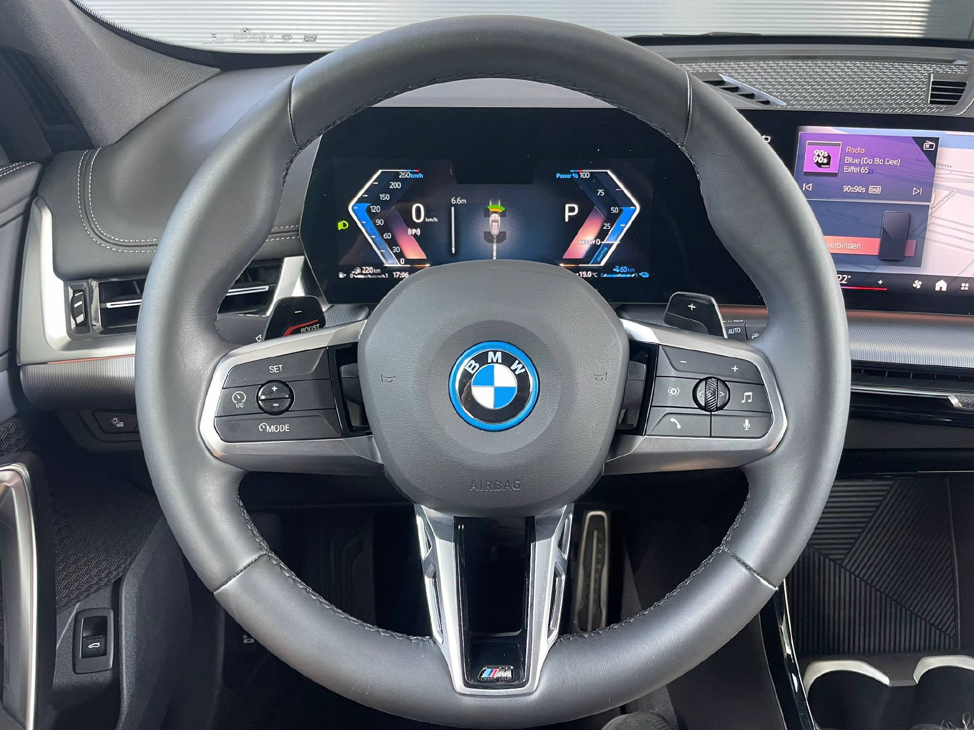 BMW X1 25e xDrive paddles-image-7