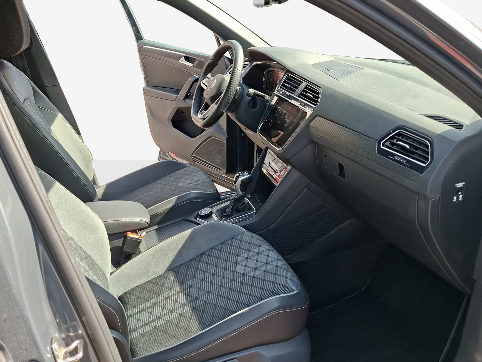 VW Tiguan 2.0TSI R-Line 4Motion DSG-image-14